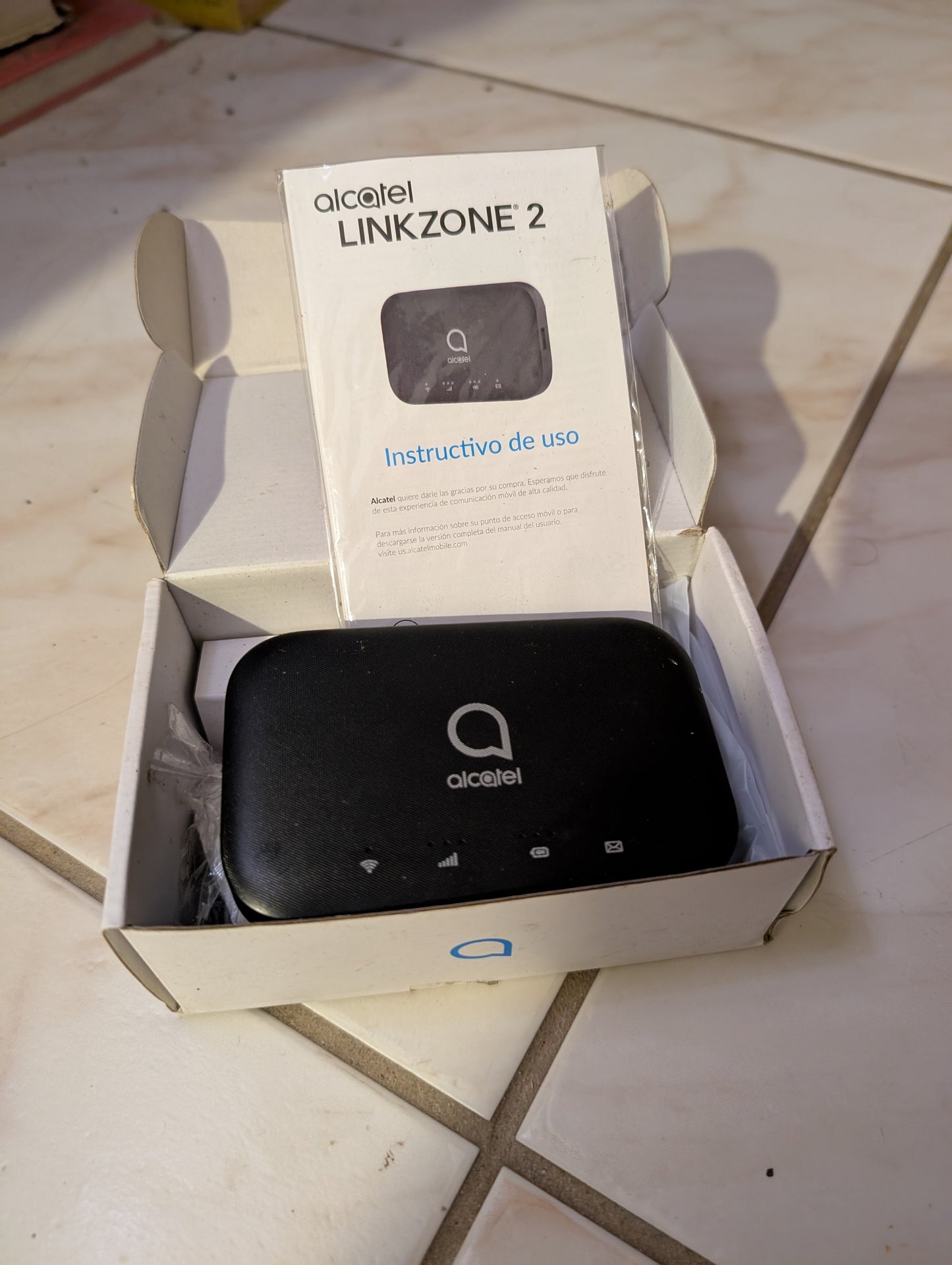 Alcatel Linkzone 2 WiFi 4g LTE Hotspot T-Mobile MW43TM