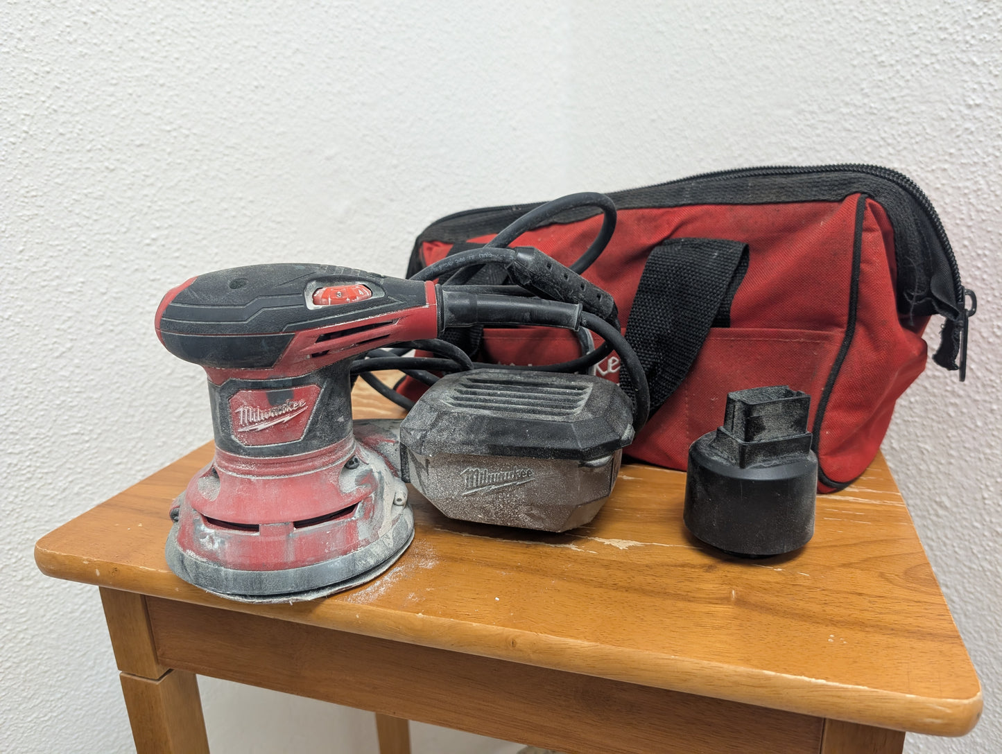 Milwaukee 3 Amp Corded 5 in. Random Orbit Palm Sander with carry bag