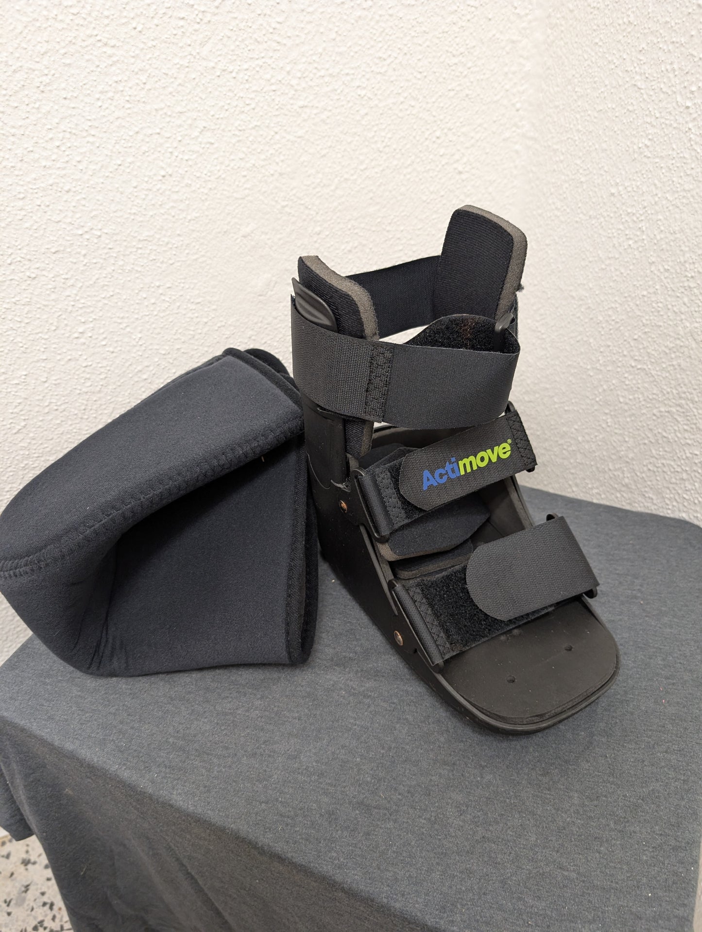 Actimove Standard Walker Boots Low, Small