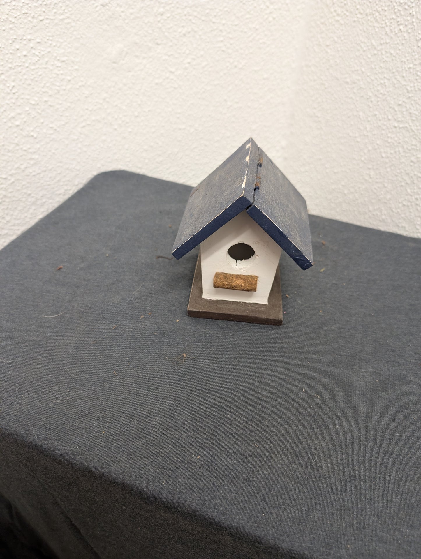 Vintage handcrafted small wooden birdhouse - liftable roof flap