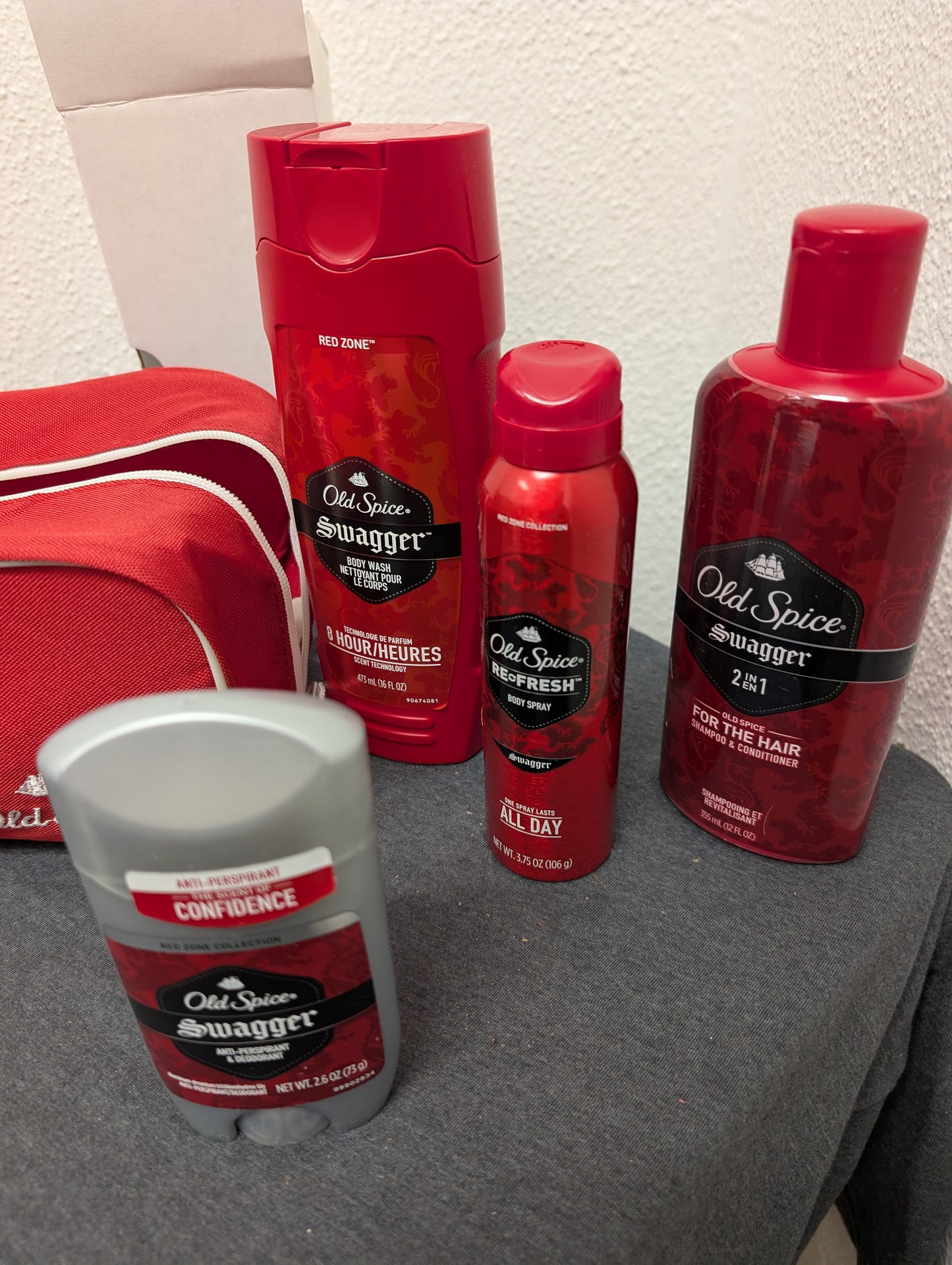 Old Spice Classic Red Nylon Shaving Travel / Toiletry set