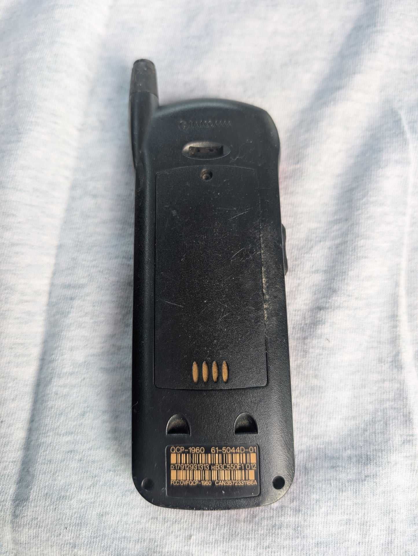 Qualcomm QCP-1960 Red mobile phone