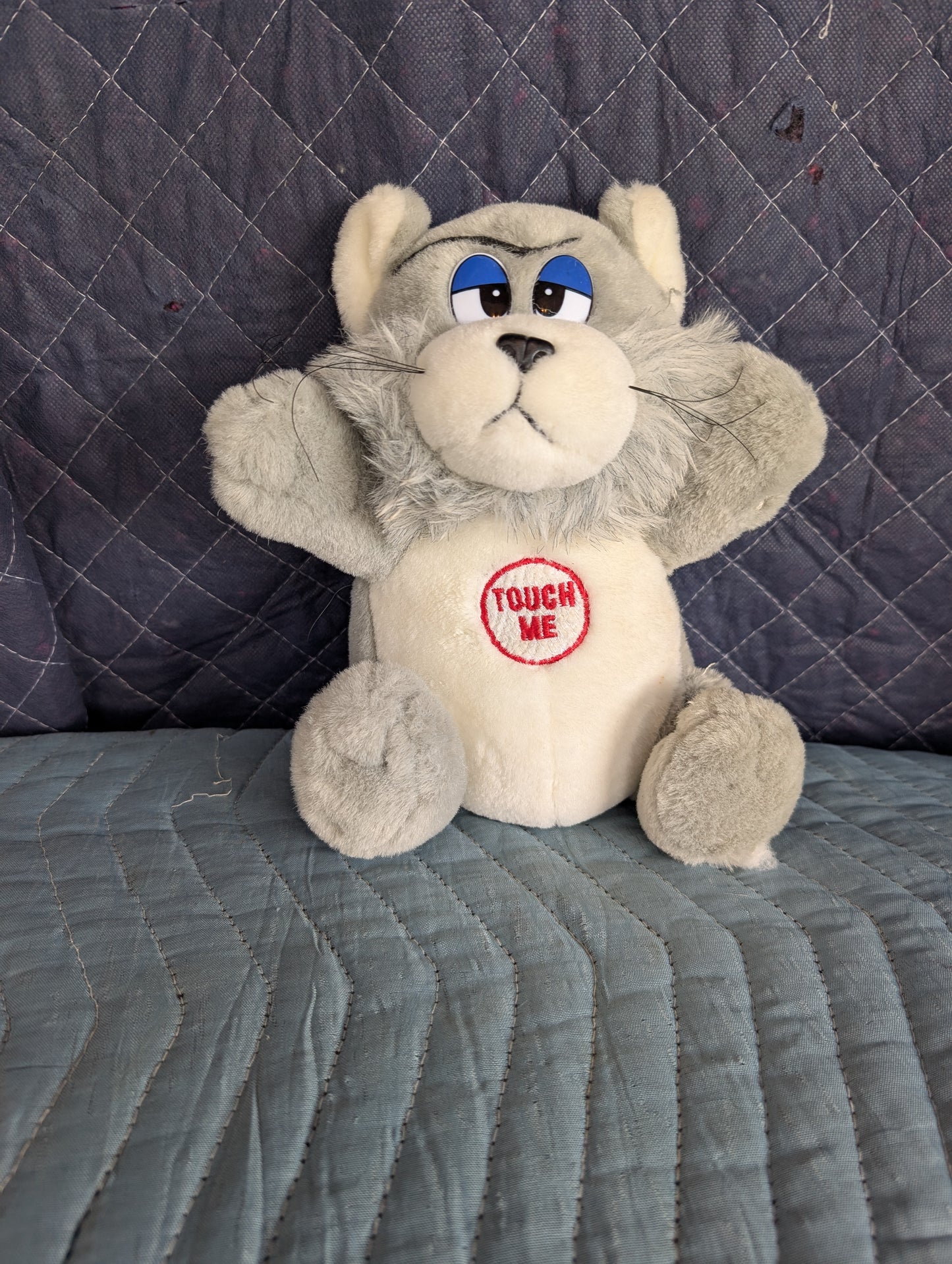 1990s Vintage Meowing Angry Cat Gray White 10" Plush Stuffed Electronic Toy B313