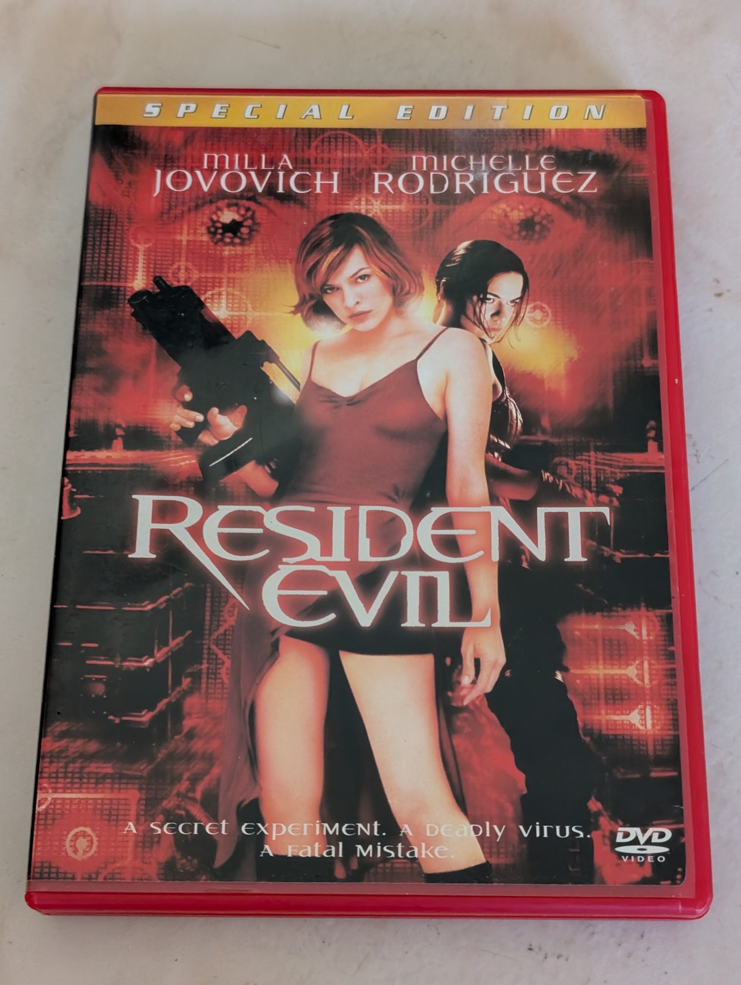 Resident Evil DVD R 2002 ‧ Horror/Action