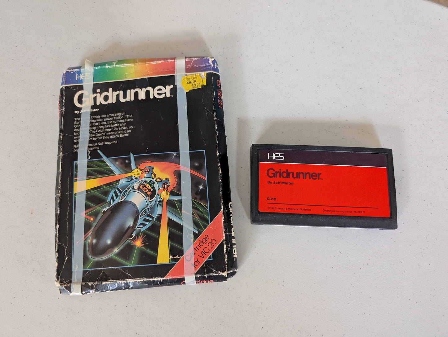 COMMODORE VC-20/VIC-20 -- GRIDRUNNER (HES / CARTRIDGE) with box