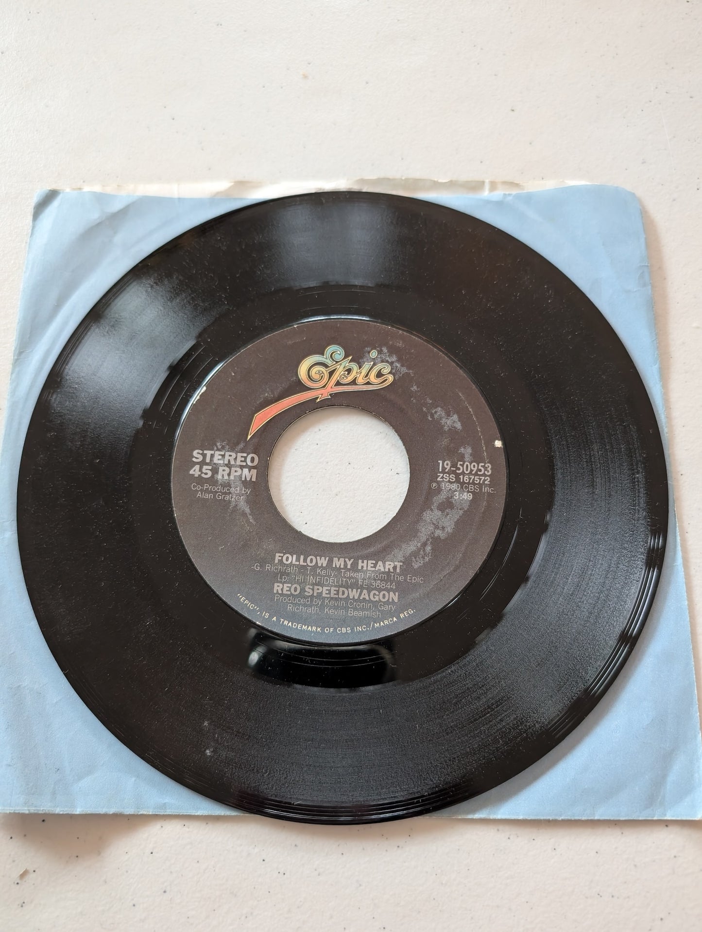 REO Speedwagon – Keep On Loving You-Follow My Heart (7 in, 45 RPM, Single, Vinyl Record Album)