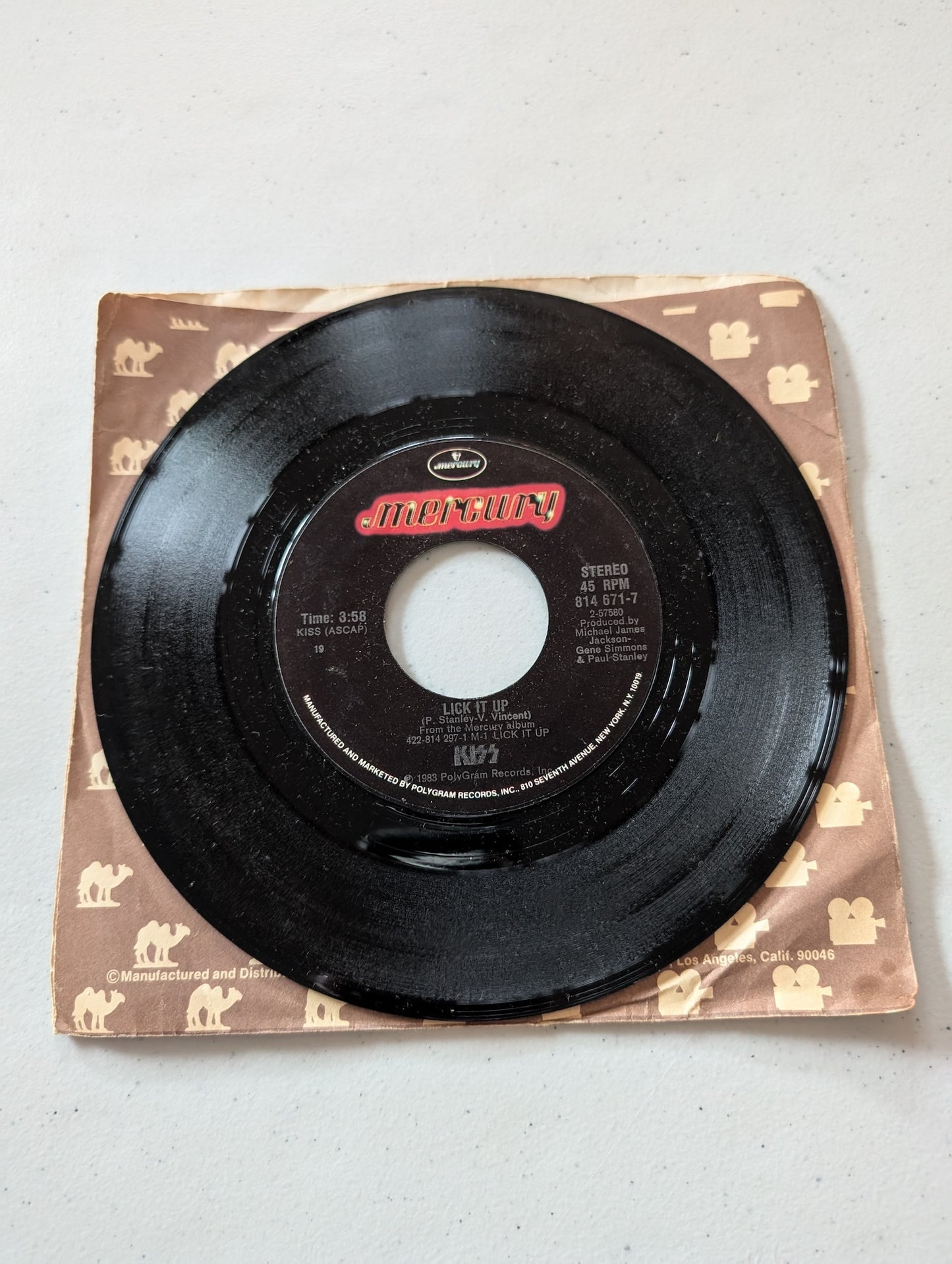 KISS - Lick It Up - Dance All Over Your Face 814 671-7 (7 in, 45 RPM, Single, Vinyl Record Album)