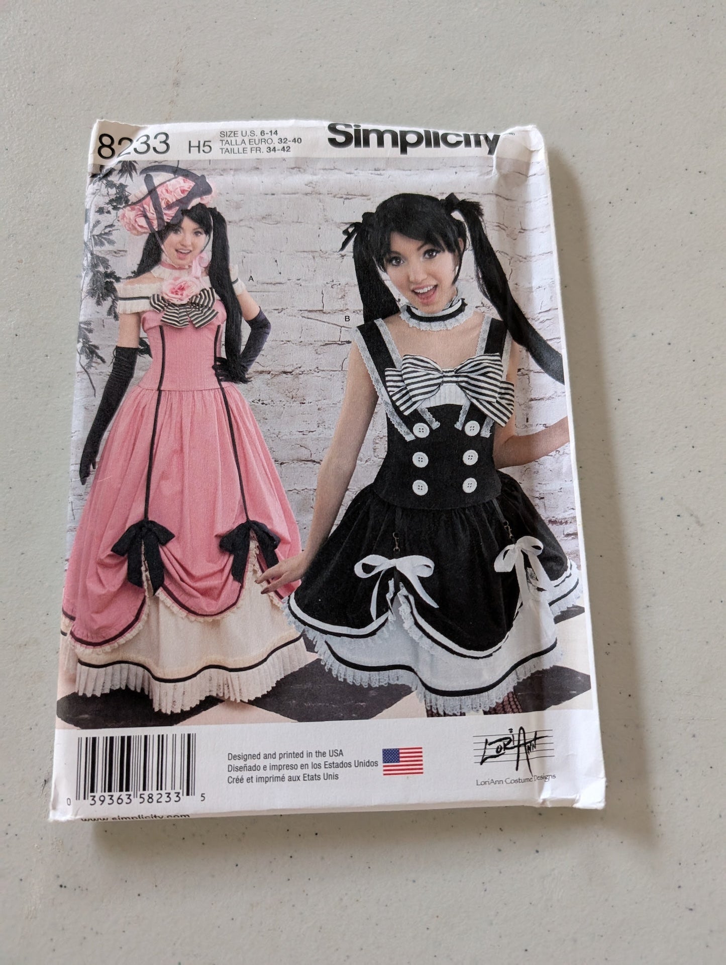 Simplicity 8233 Women's Anime Halloween and Cosplay Costume Dress Sewing Pattern, 2 Styles, Sizes 14-22(Sewing Pattern Vintage)