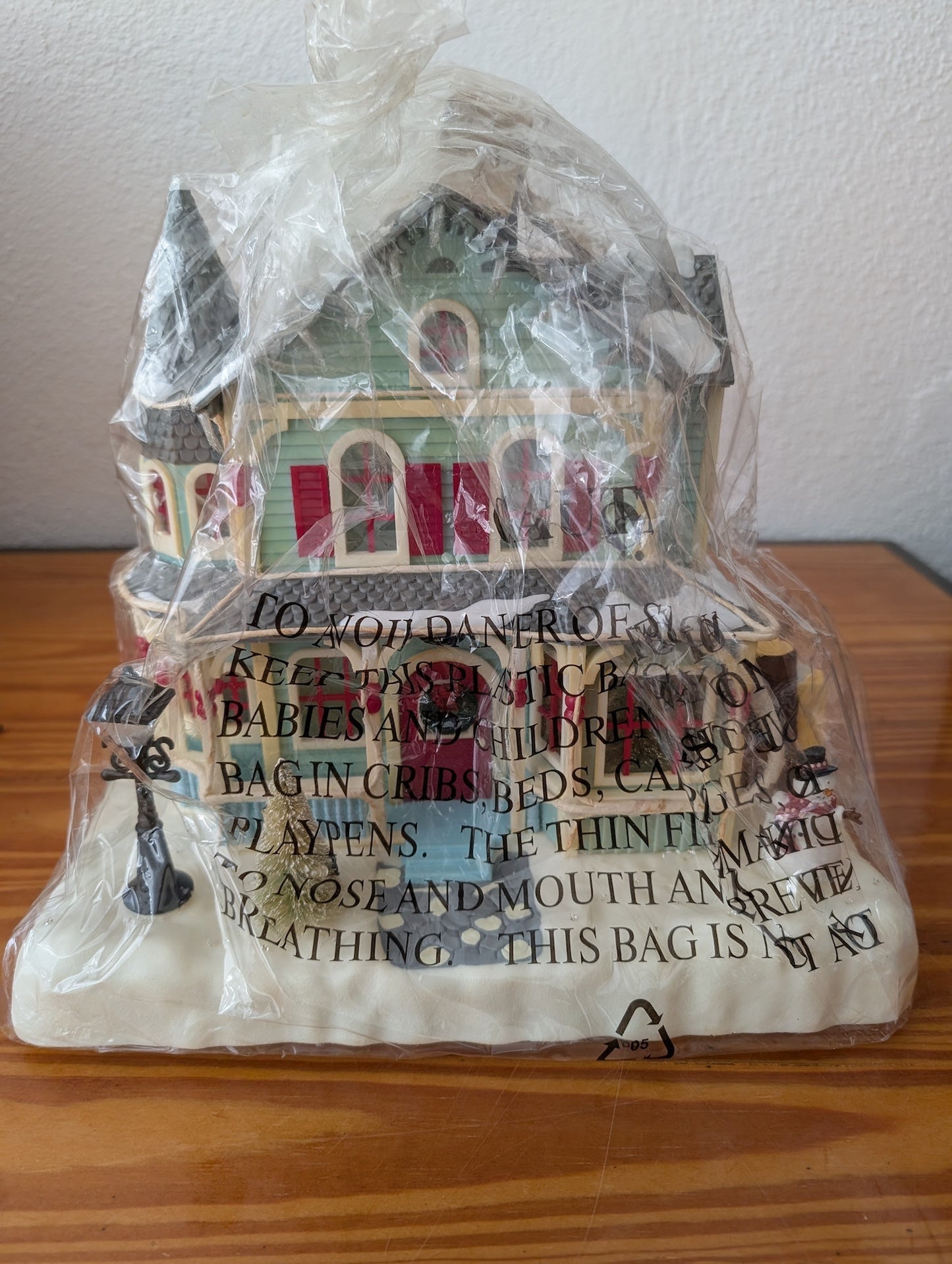 Holiday House from Unidentified (Possibly Kmart's "Trim A Home" brand) - 1990s Holiday Decor (Ceramic/Porcelain, Plastic Christmas Village House, Christmas, Holiday, Traditional, Green, Red, Cream, Black)