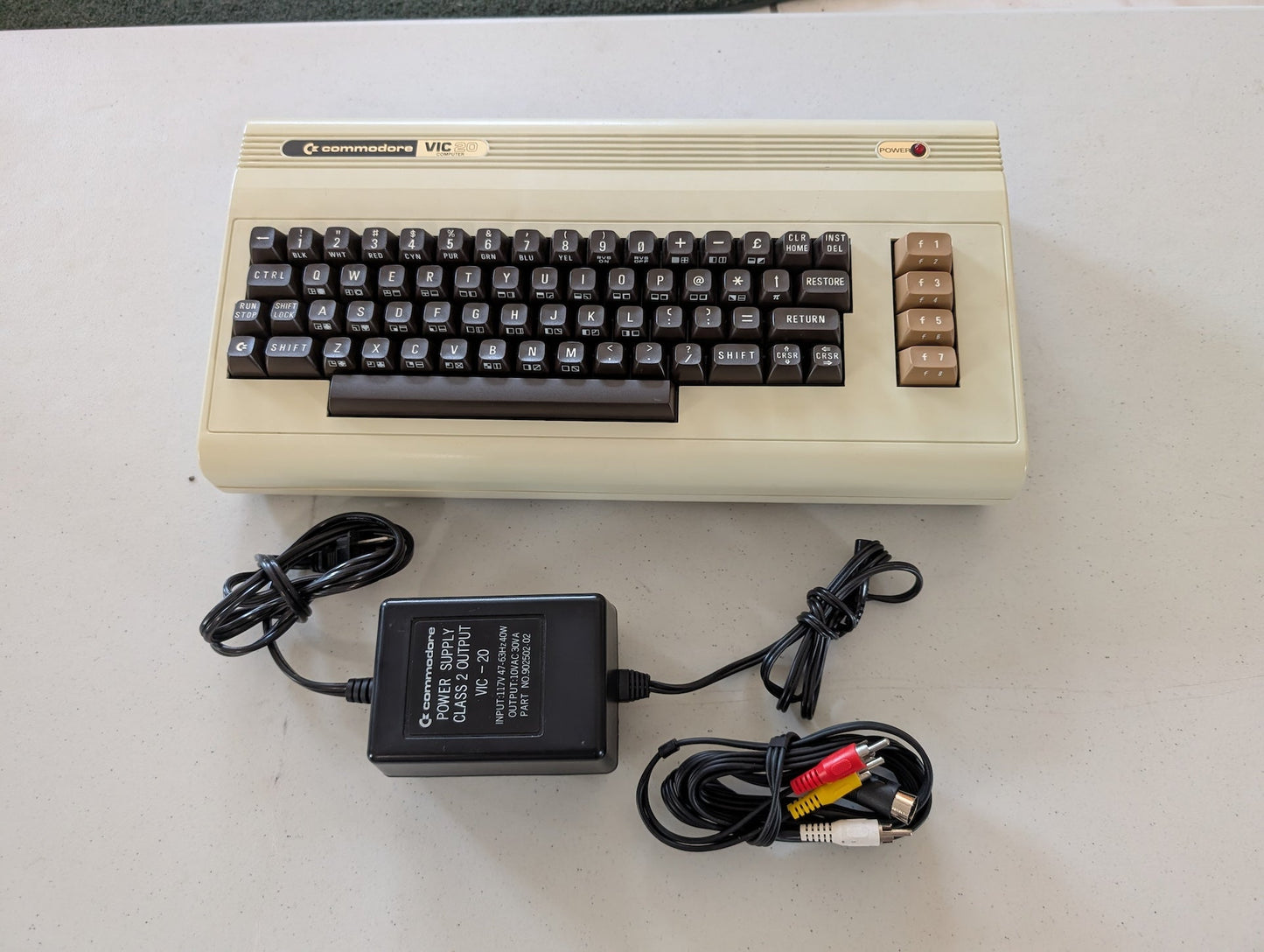 Commodore Vic 20 computer with power supply and video cable Serial # P768577