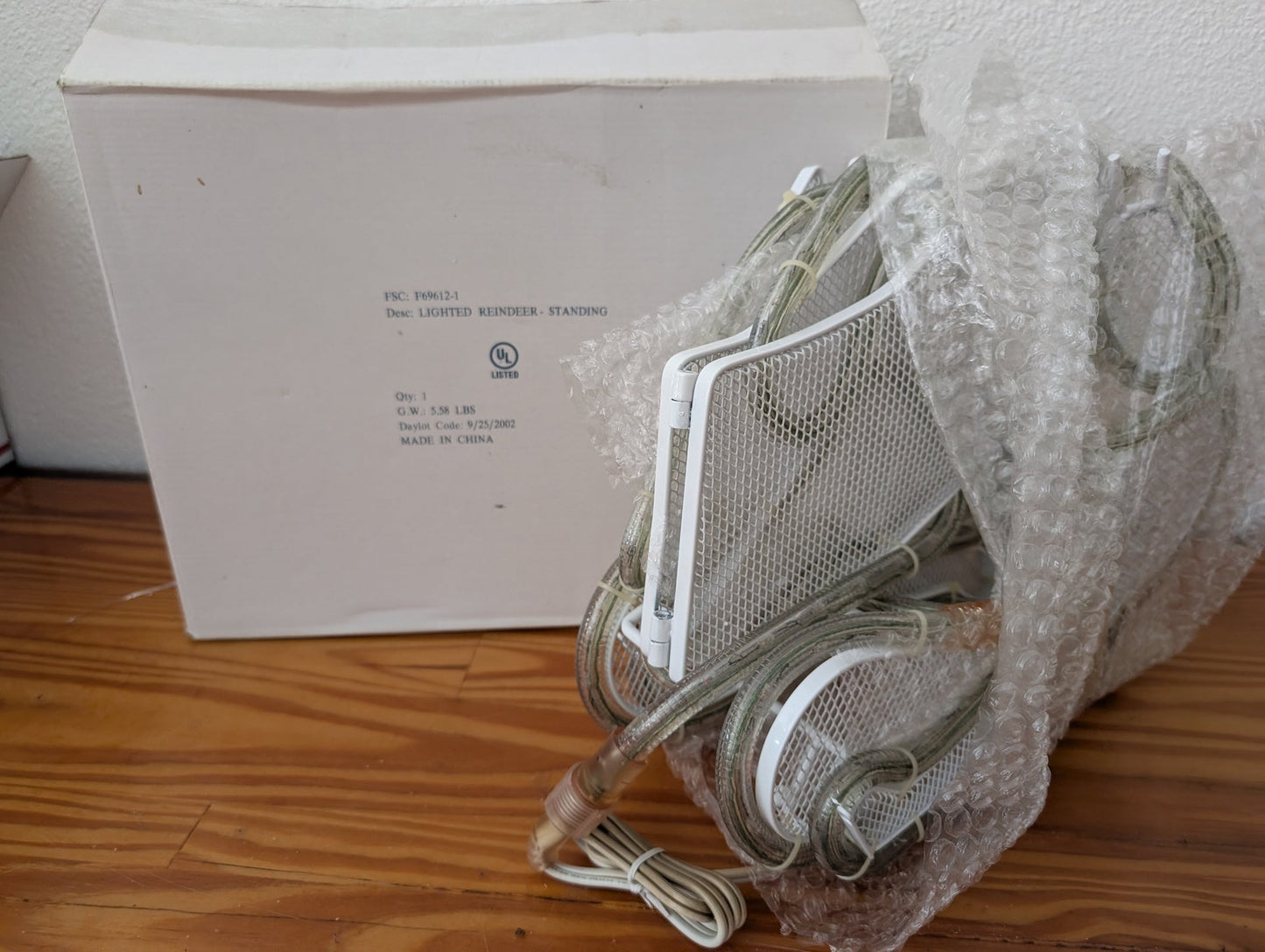 Lighted Standing Reindeer from Unknown - 2002 Outdoor Decor (Metal, Plastic, Lights Outdoor Decor, Traditional, White)