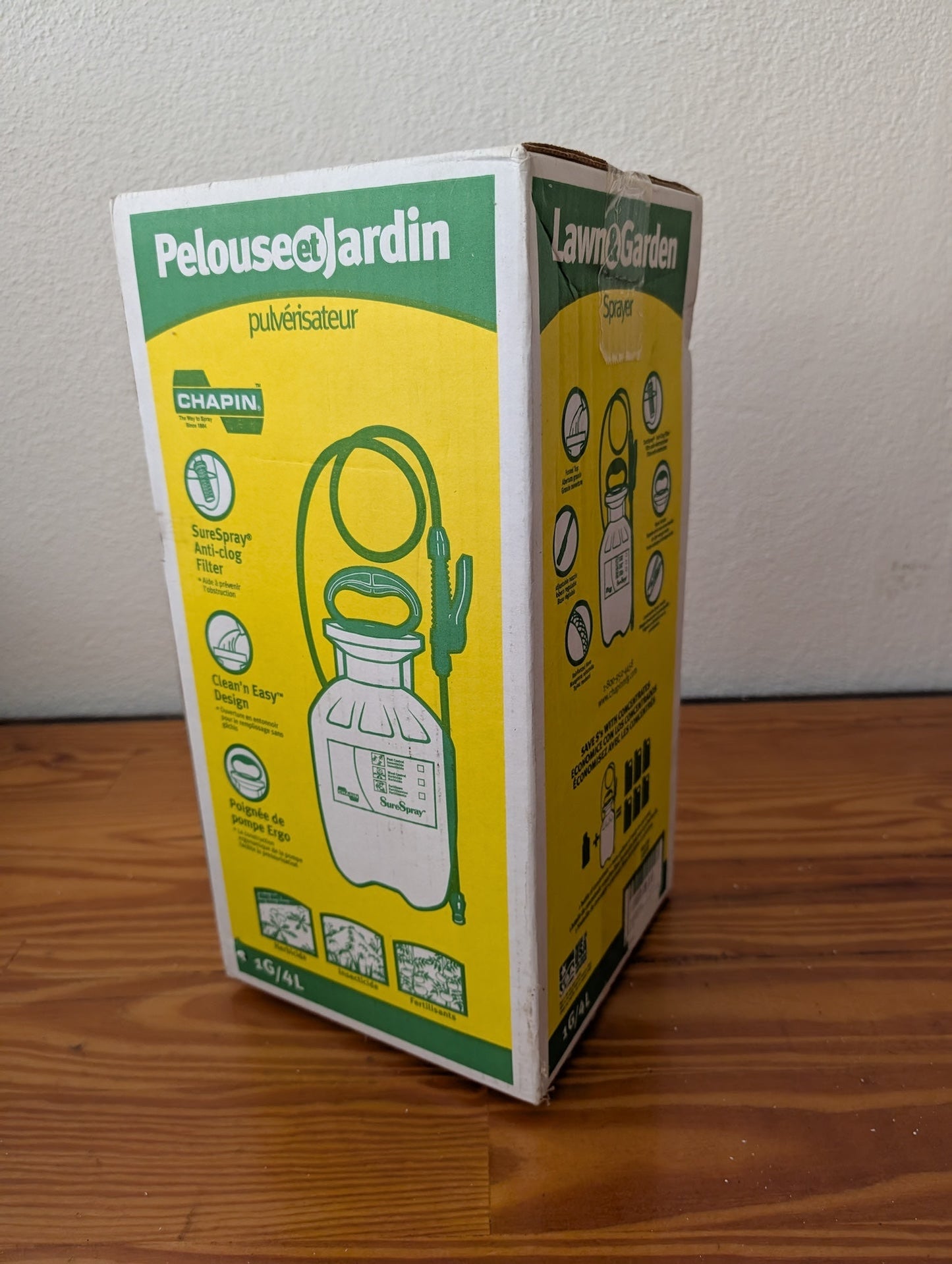 Lawn & Garden Sprayer from Chapin - Garden Supplies (Plastic Garden Sprayer, Utilitarian, Garden, White, Green)