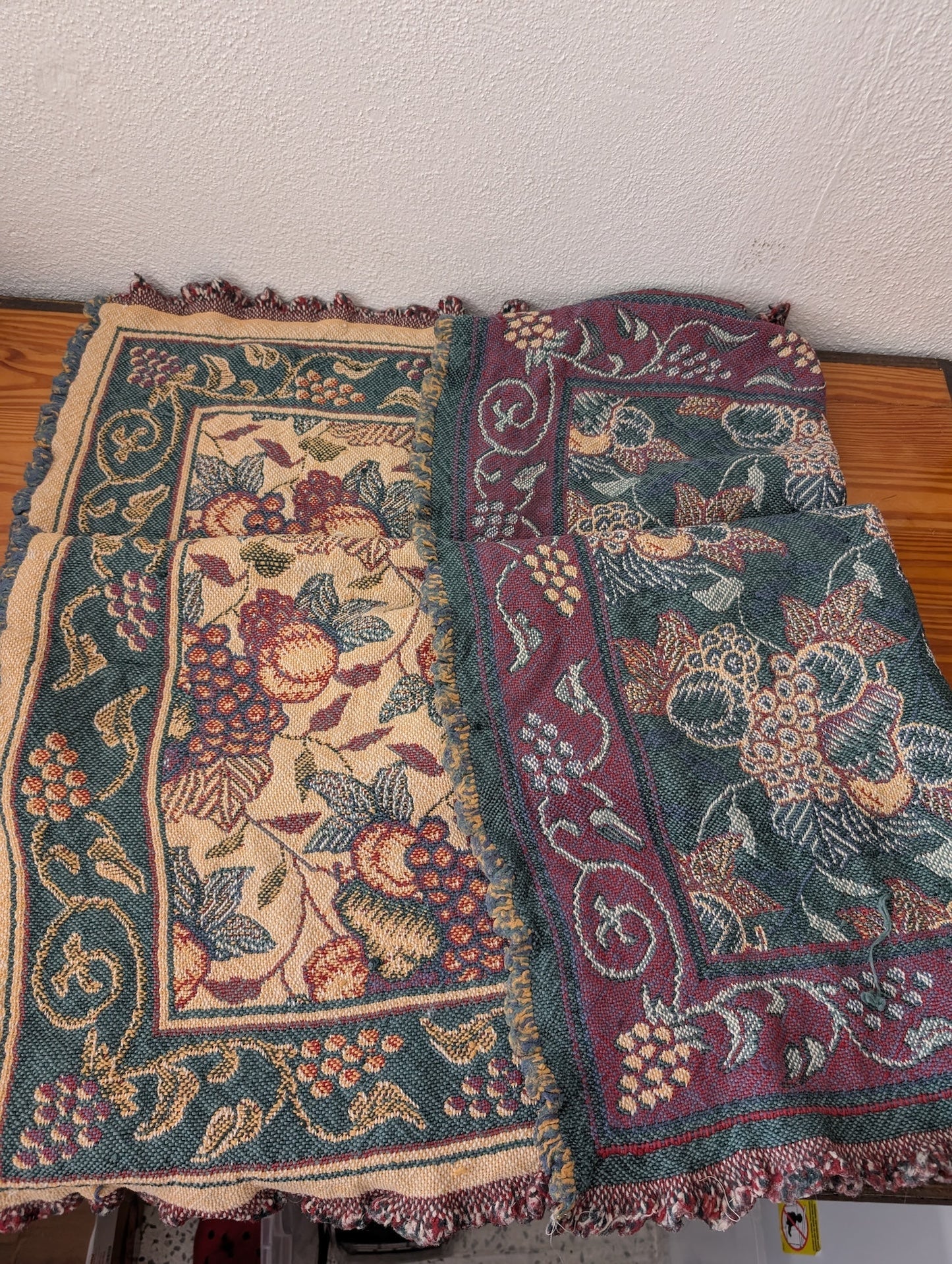 Tapestry throw blanket - Linens (Jacquard Fabric (likely cotton/poly blend) blanket, Traditional, Tuscan, Green, Burgundy, Beige)