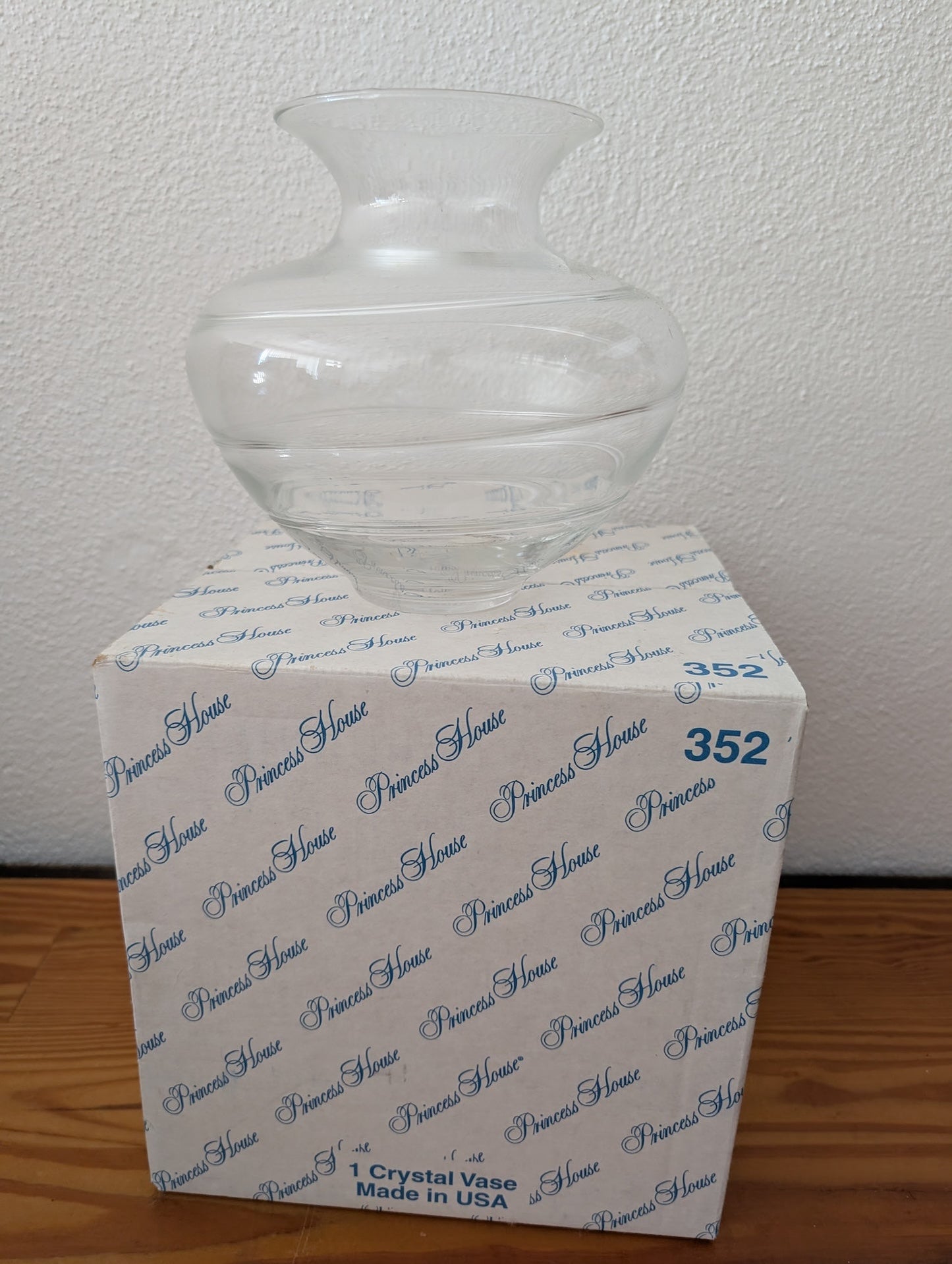 Crystal Vase #352 from Princess House - Glassware (Crystal Vase, Traditional, Classic, Clear)