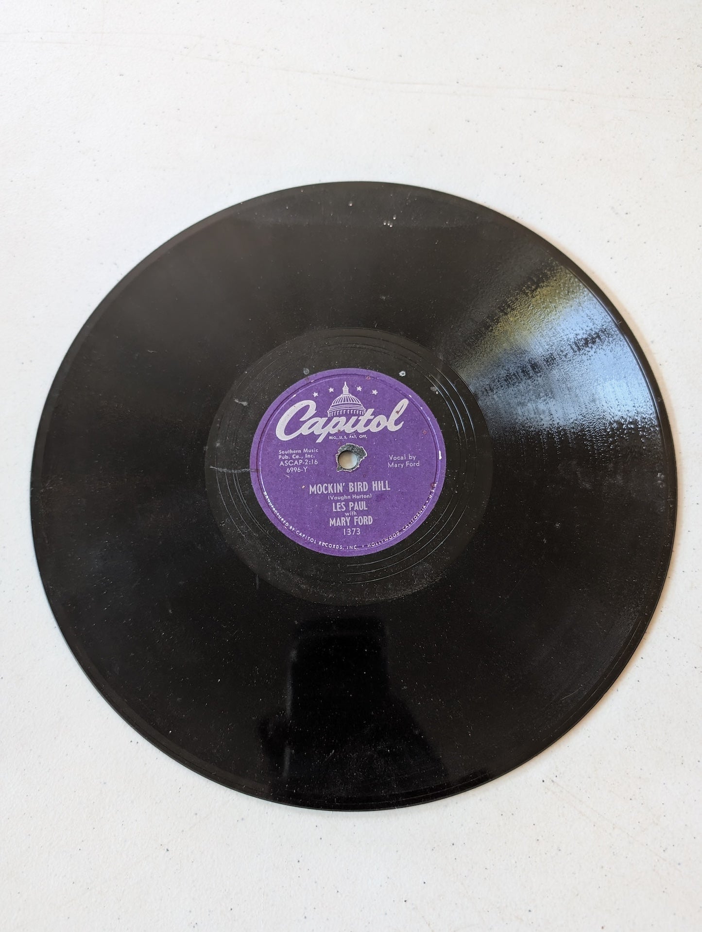 Les Paul & Mary Ford Chicken Reel/Mockin' Bird Hill (10", 78 rpm, Capitol, 1373)