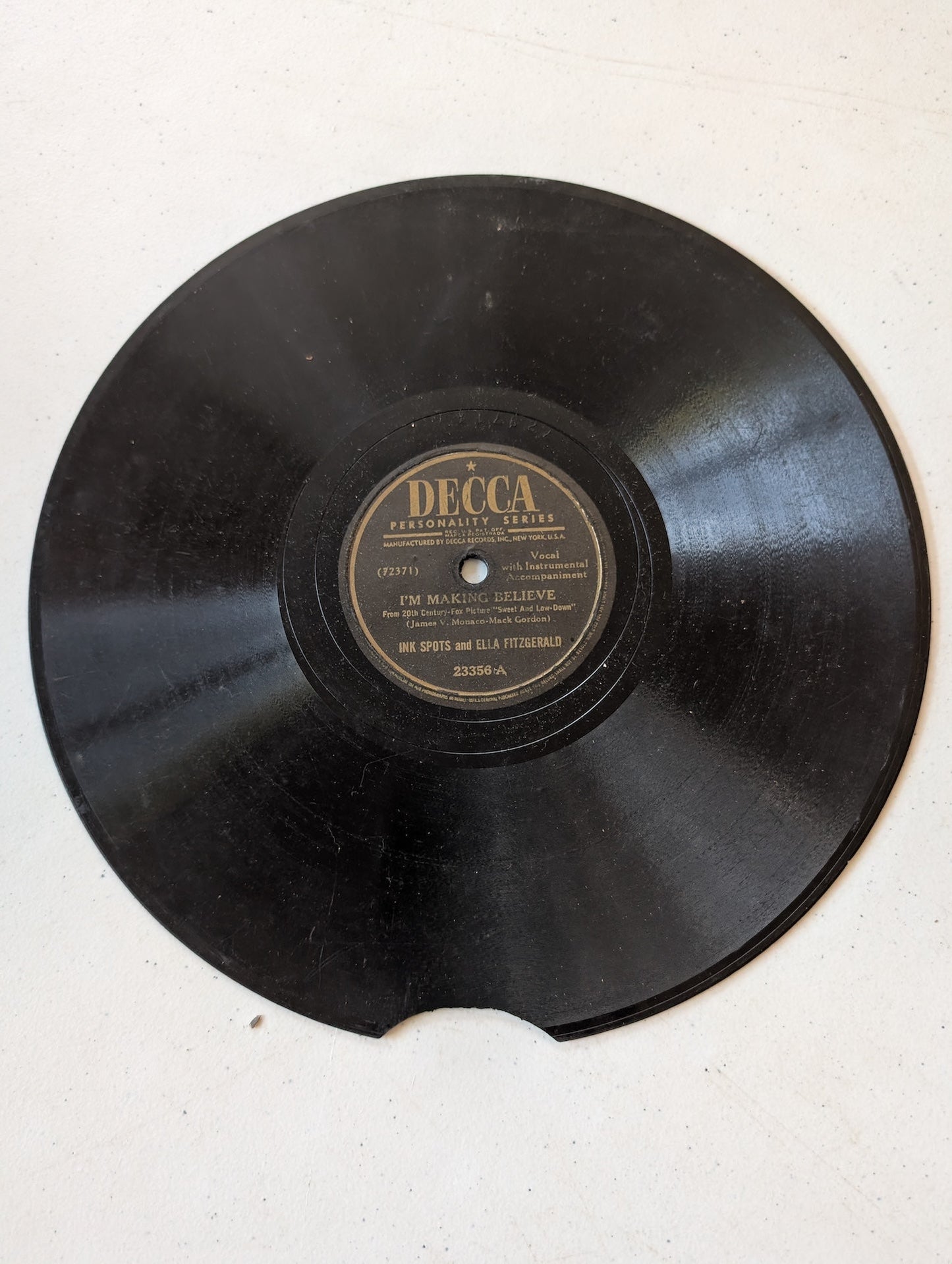 Ink Spots Ella Fitzgerald I'm Making Believe 78 RPM - DAMAGED
