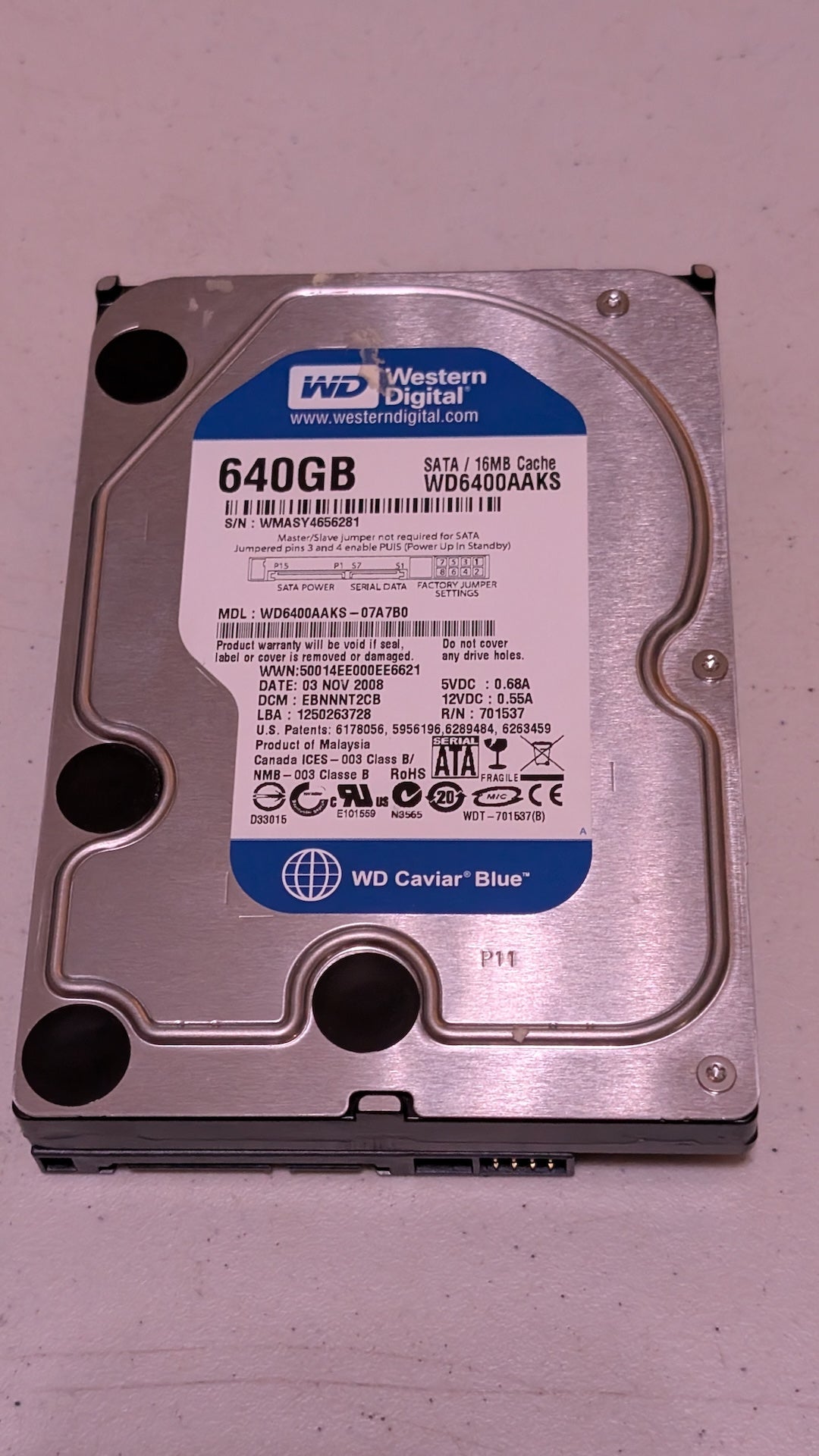 WD Caviar Blue 640GB (WD6400AAKS) from Western Digital - 2008 Computer Components (Metal, Plastic, PCB Hard Drive, Industrial, Silver, Blue)