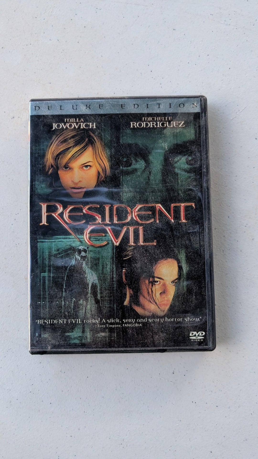 Resident Evil (DVD, 2004, Deluxe Edition) Milla Jovovich