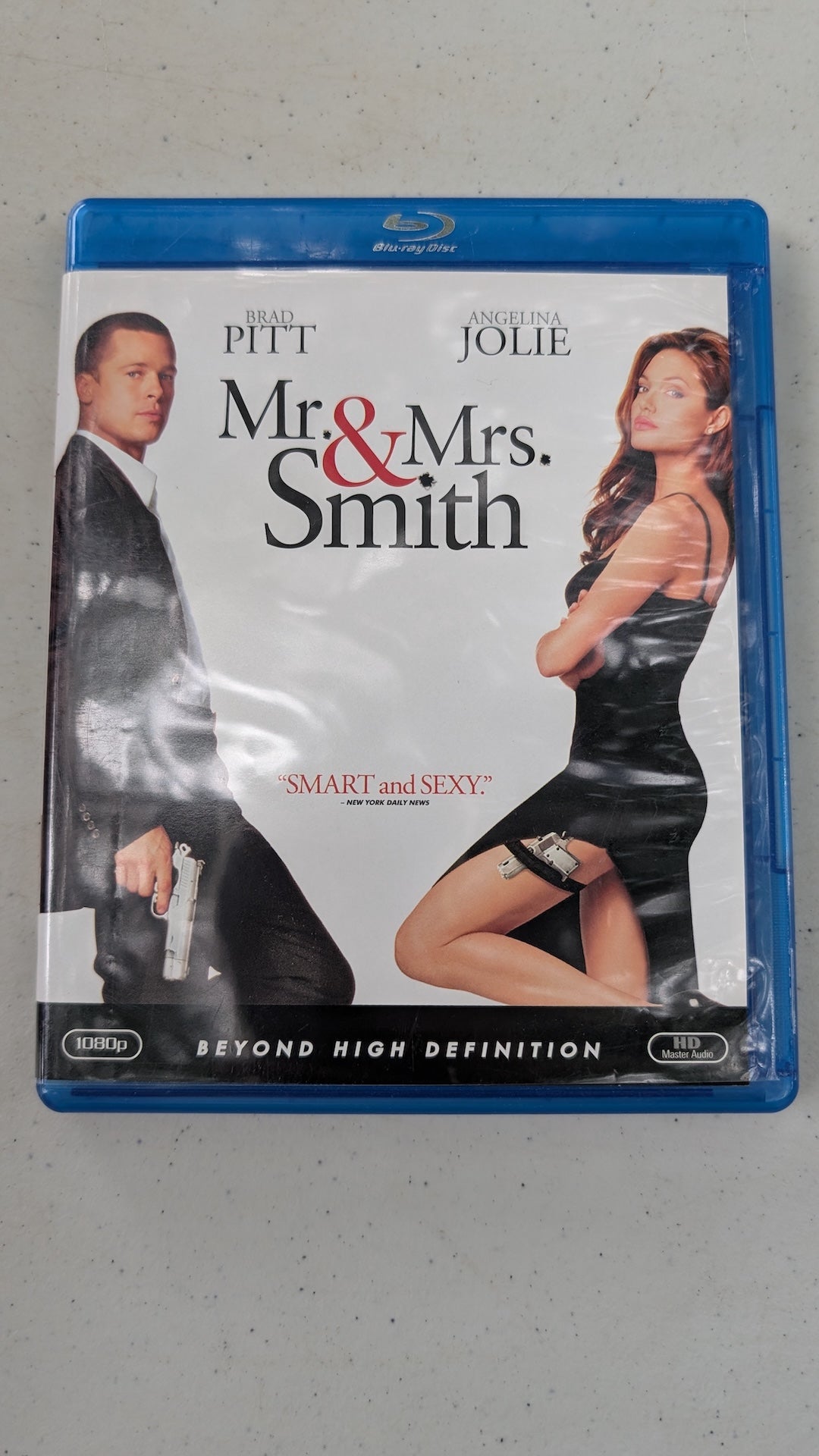 Mr. & Mrs. Smith (Blu-ray, 2005, PG-13) Brad Pitt, Angelina Jolie, Vince Vaughn