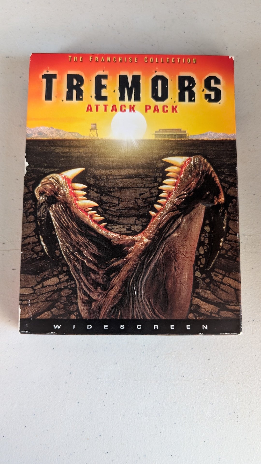 Tremors: Attack Pack (DVD Box Set, 2004, PG-13/R) Kevin Bacon, Fred Ward, Michael Gross