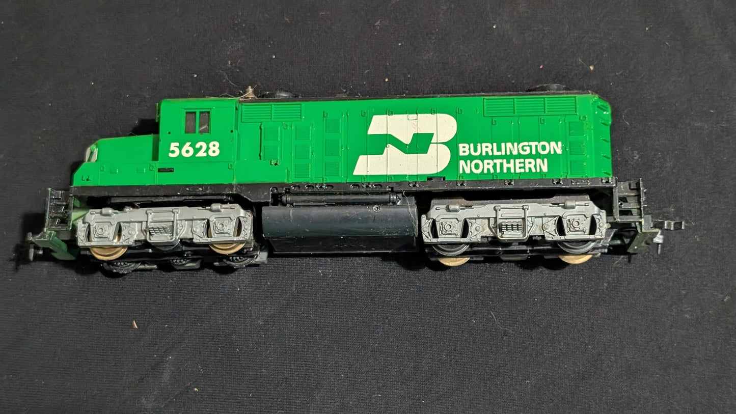 Burlington Northern SD-Series Diesel Locomotive likely from Athearn - 1980s-1990s HO Scale Model Train (Plastic, Metal Diesel Locomotive, Not Applicable, Green, Black, White)