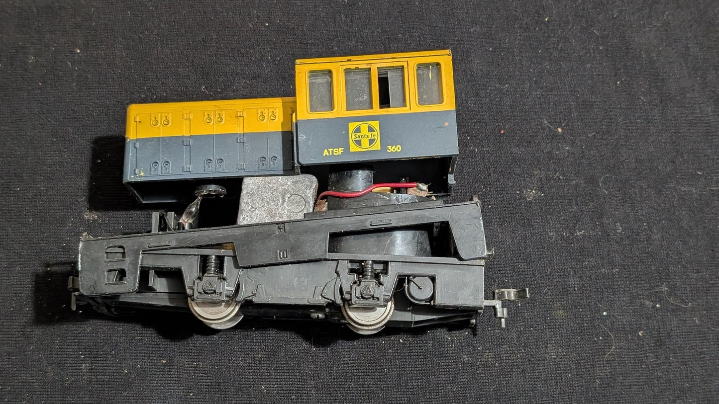 Santa Fe Switcher Parts likely from Tyco/Life-Like - 1980s HO Scale Model Train (Plastic, Metal Parts, Not Applicable, Yellow, Grey)