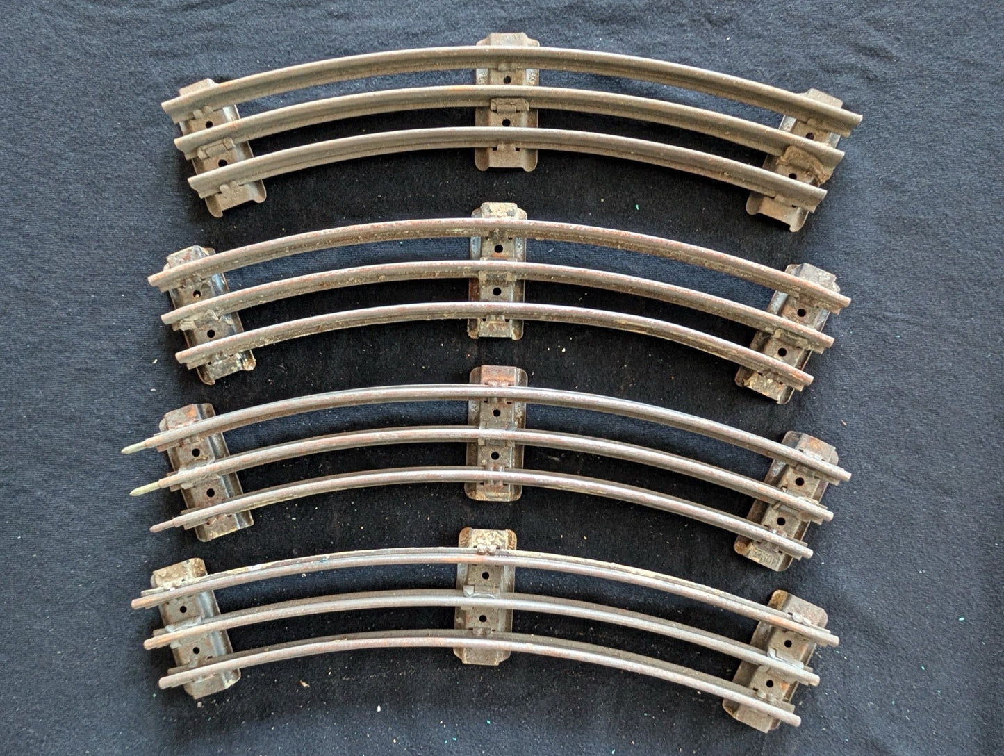 Lot of 5 Lionel O-Gauge 3-Rail Tubular Curved Track Sections