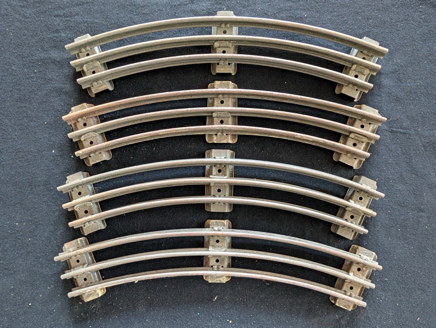 Lot of 5 Sections Vintage Lionel O-Gauge 3-Rail Curved Tubular Track