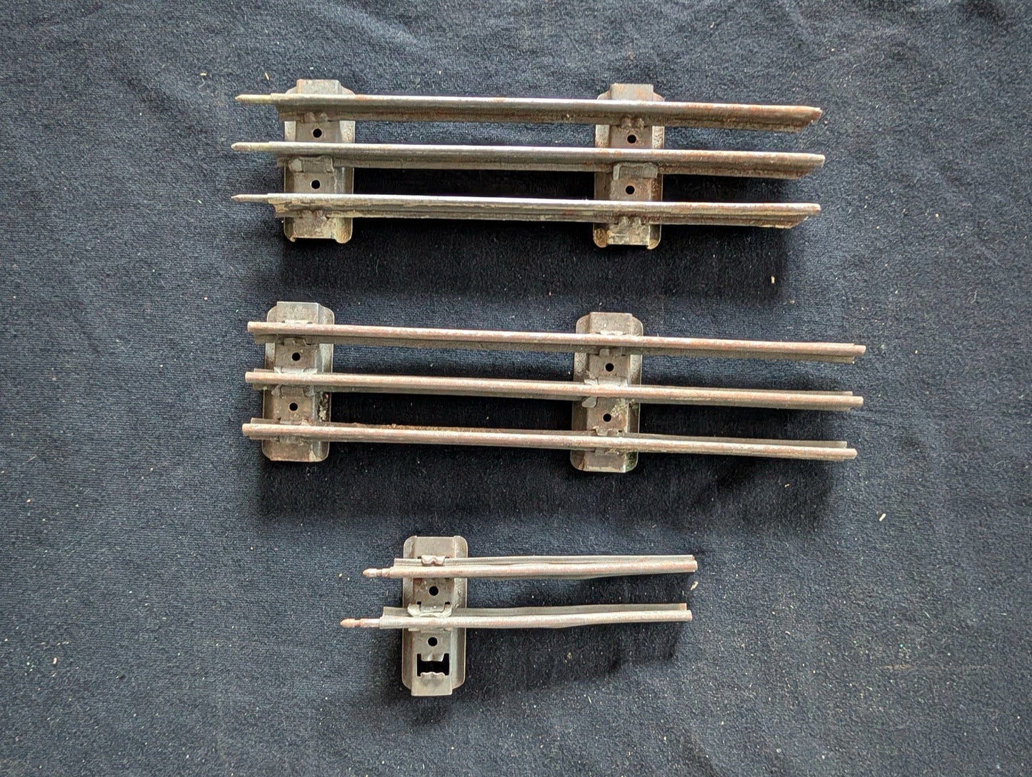 Vintage Lionel O-Gauge Straight Track Lot 2 Full 1 Partial 3-Rail