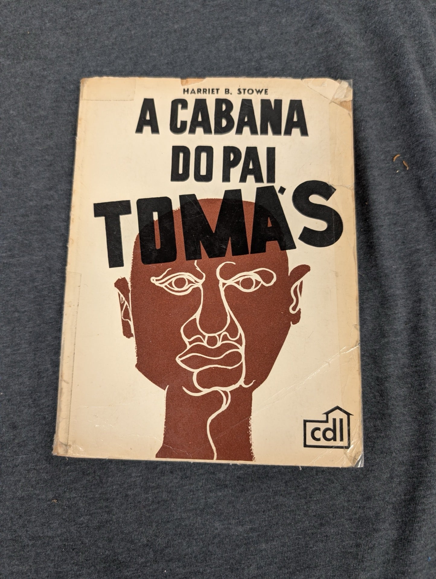 A Cabana do Pai Tomás by Harriet Beecher Stowe - Vintage Portuguese Paperback Book