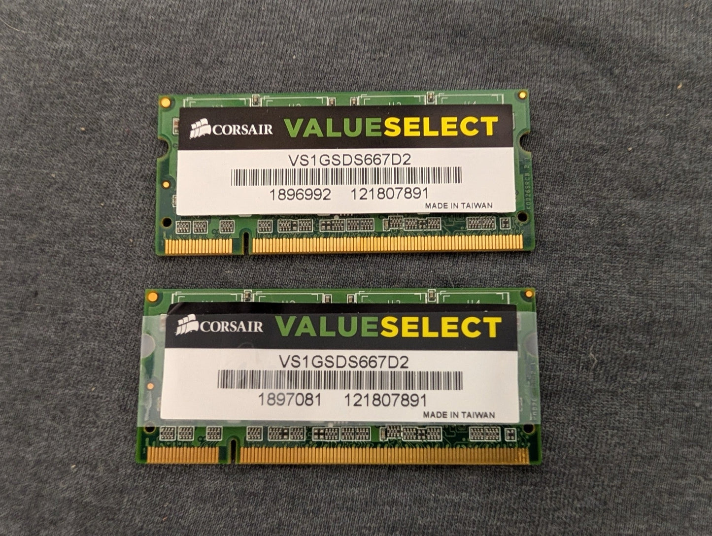 Corsair ValueSelect 2GB Kit (2x1GB) DDR2 667MHz PC2-5300 Laptop RAM SODIMM