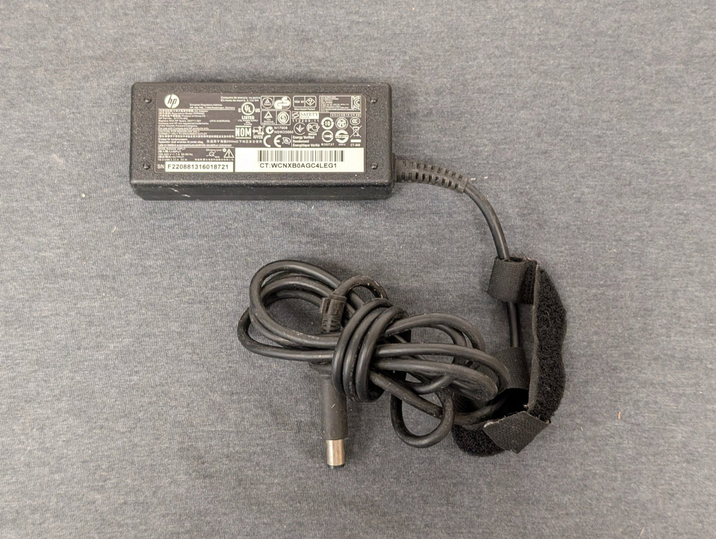 HP 65W AC Adapter 677774-002 Black Connector