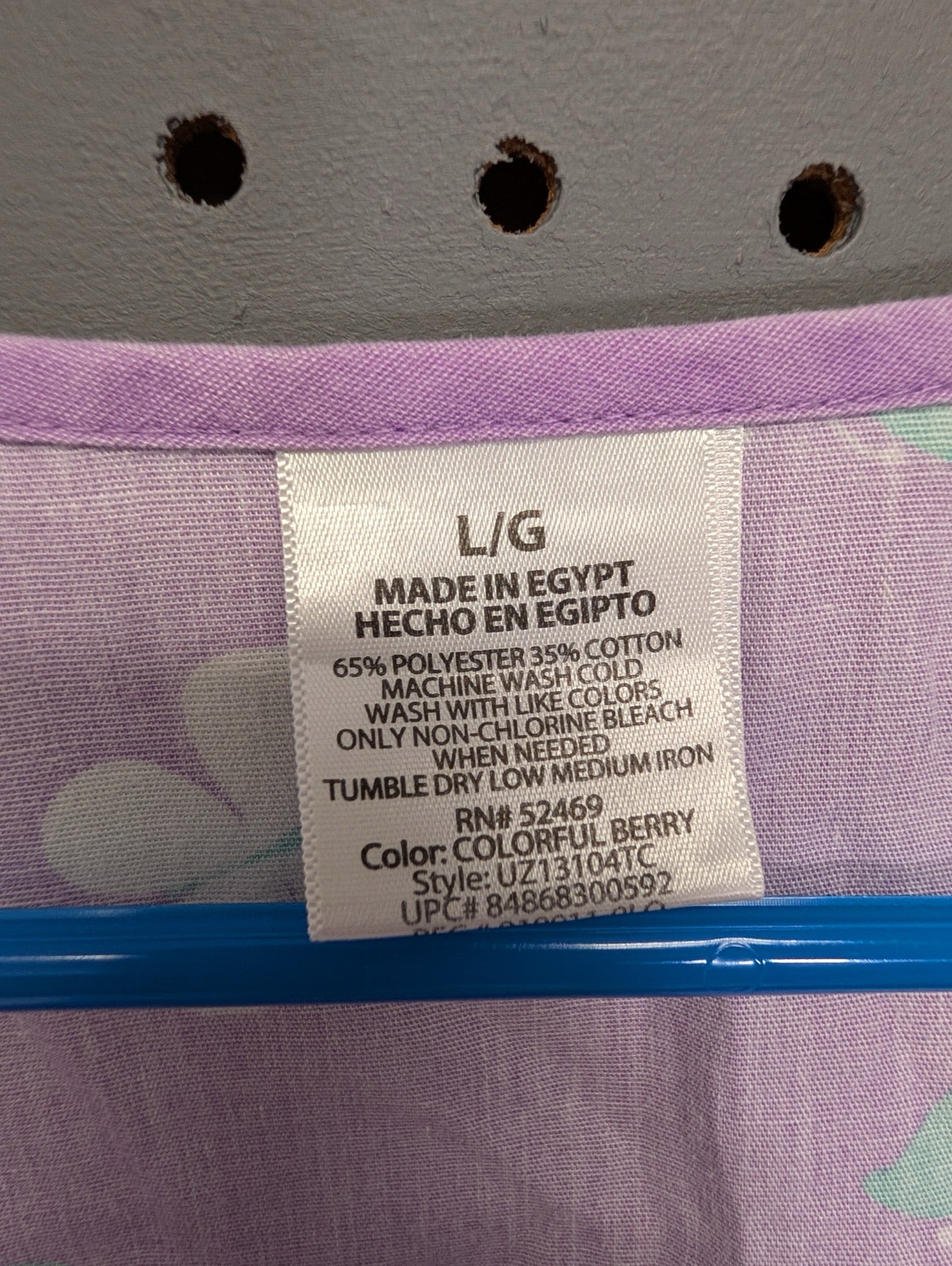 Tag showing size Large and Colorful Berry brand