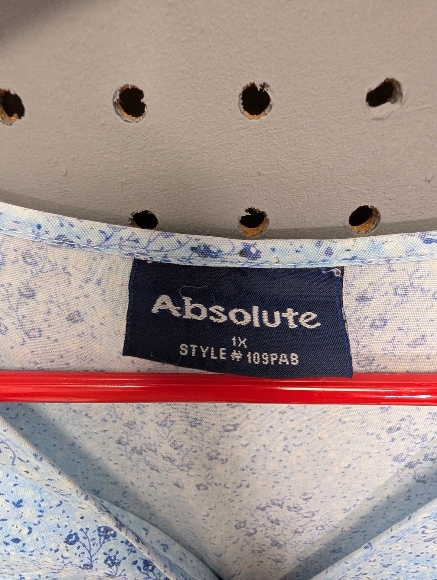 Tag showing Absolute brand and size 1X