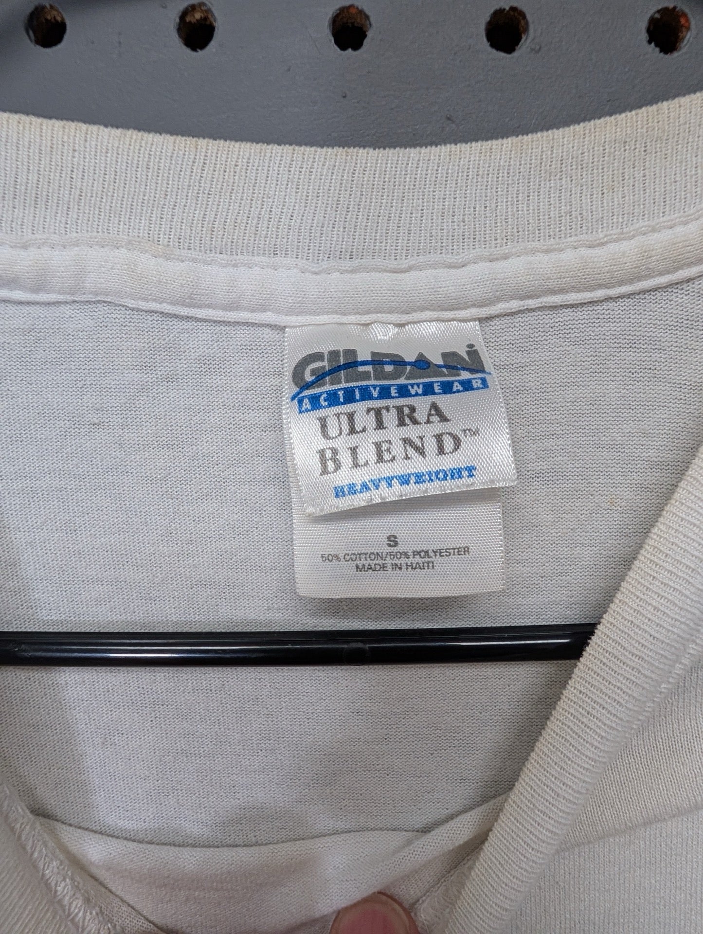 Gildan Ultra Blend Heavyweight tag size small