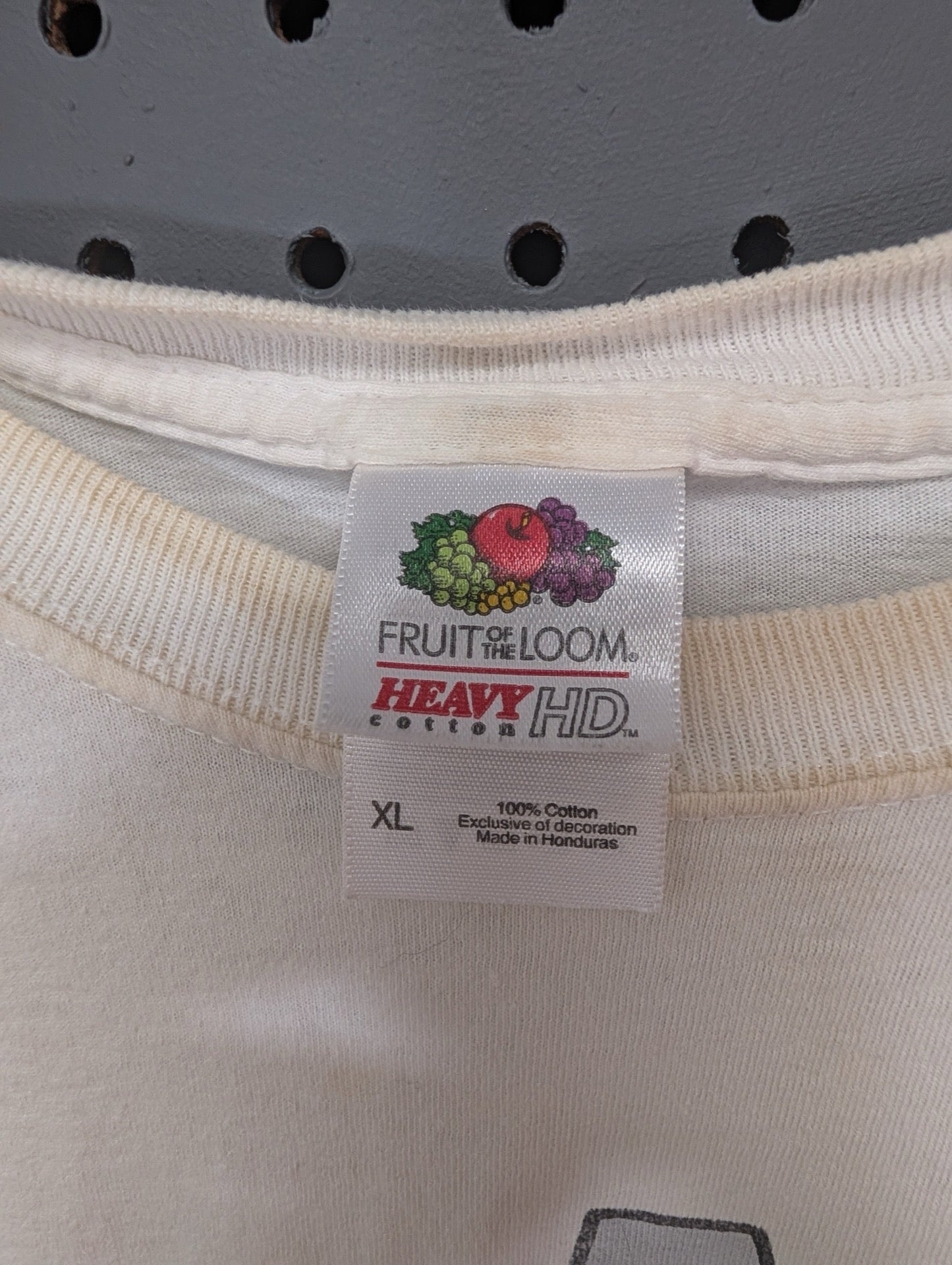 Close up of Fruit of the Loom Heavy HD size XL tag
