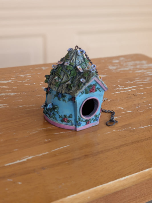 Vintage decorative flower hut birdhouse
