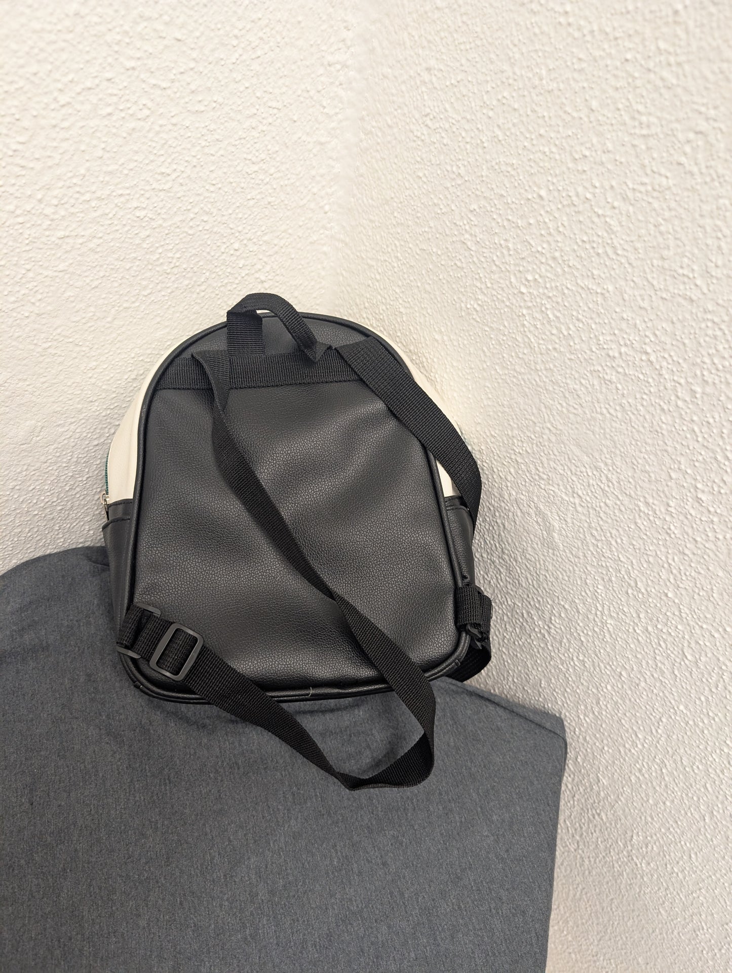 STRANGER THINGS  Hawkins High School Mini Backpack Netflix NEW WITHOUT TAGS