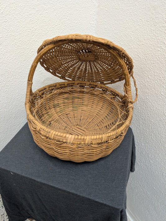 Vintage Basket Lidded Basket Handle Basket