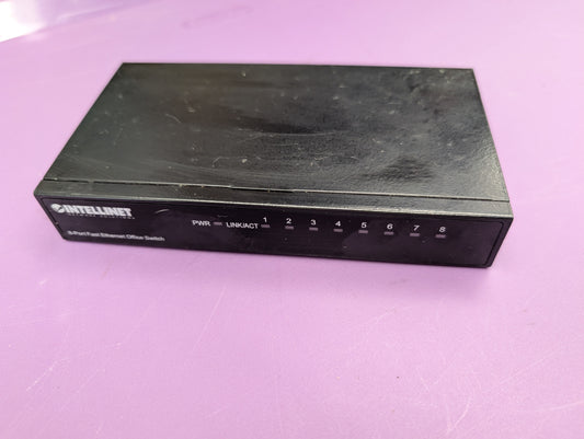 INTELLINET 8-PORT Fast Ethernet Switch