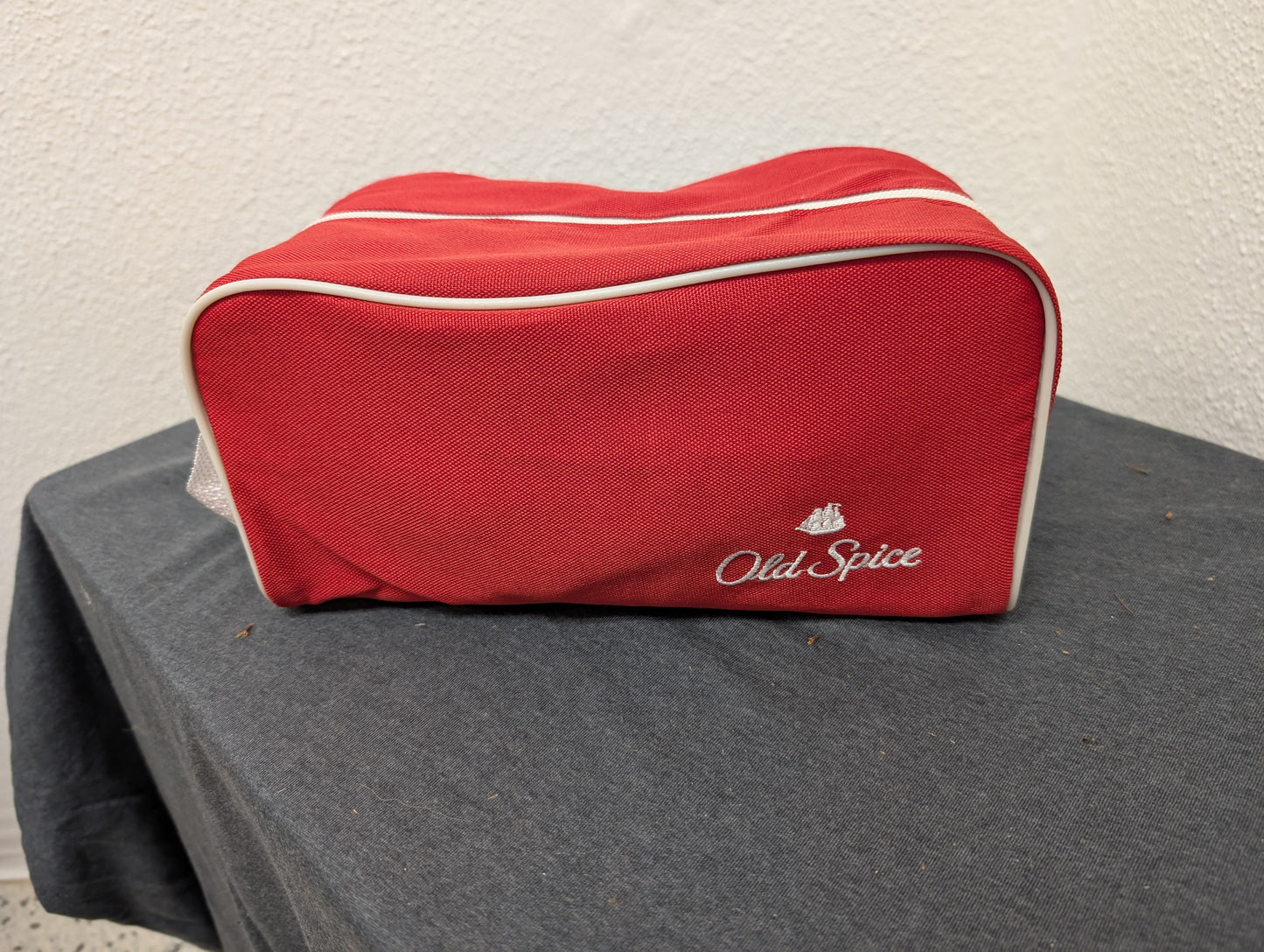 Old Spice Classic Red Nylon Shaving Travel / Toiletry set