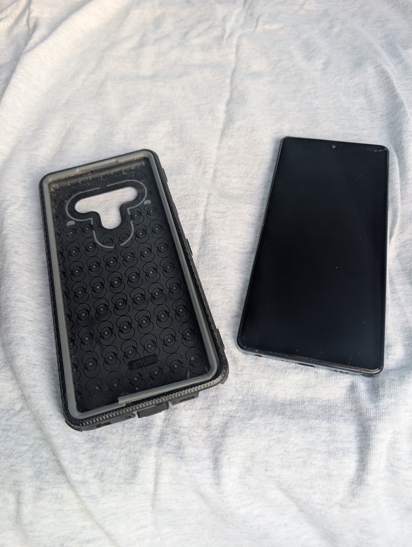 LG Stylo 6 LM-Q730TM 64GB White  Smartphone with case