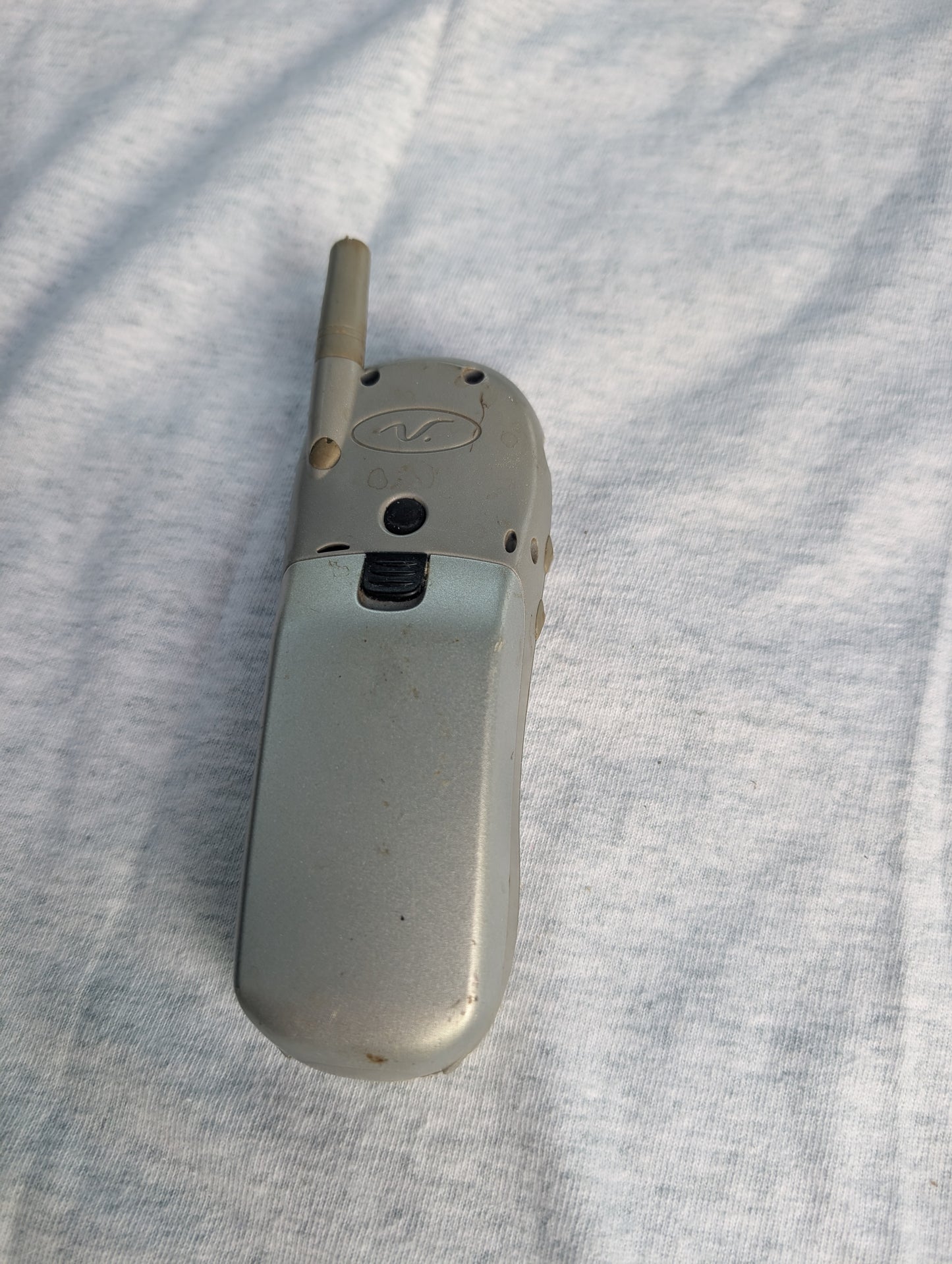 Motorola 120e  Silver (Verizon) Cellular Cell Phone