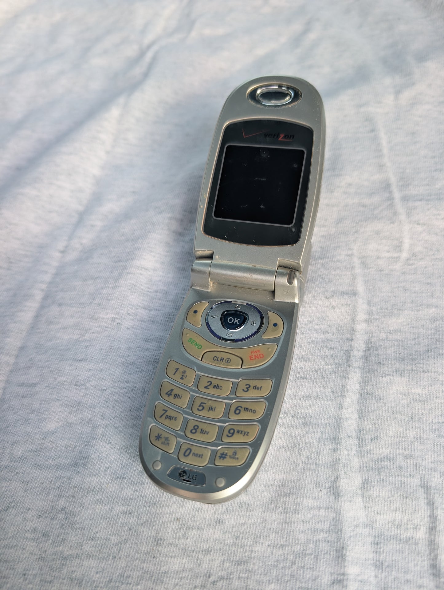 LG VX3300 - Blue and Black ( Verizon ) Cellular Flip Phone