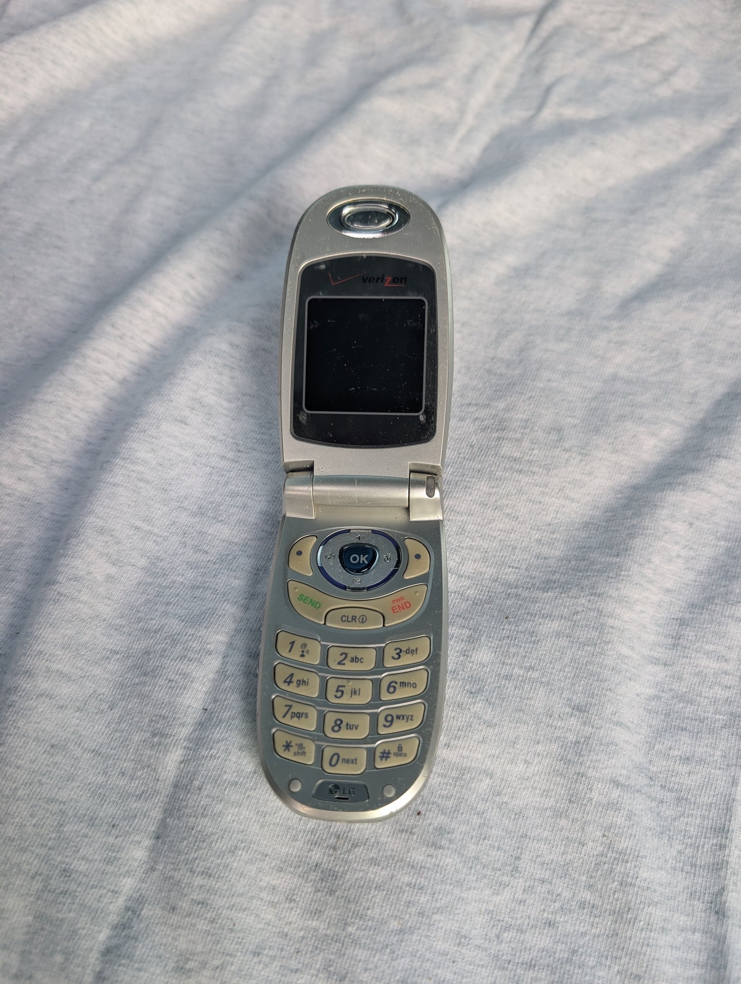 LG VX3300 Verizon Wireless SILVER Flip Style Cell Phone compact Gr C Phone Only