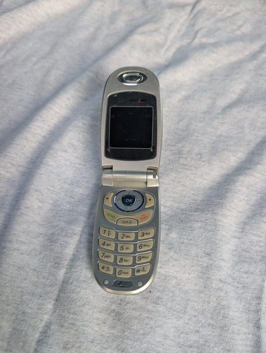 LG VX3300 Verizon Wireless SILVER Flip Style Cell Phone compact Gr C Phone Only