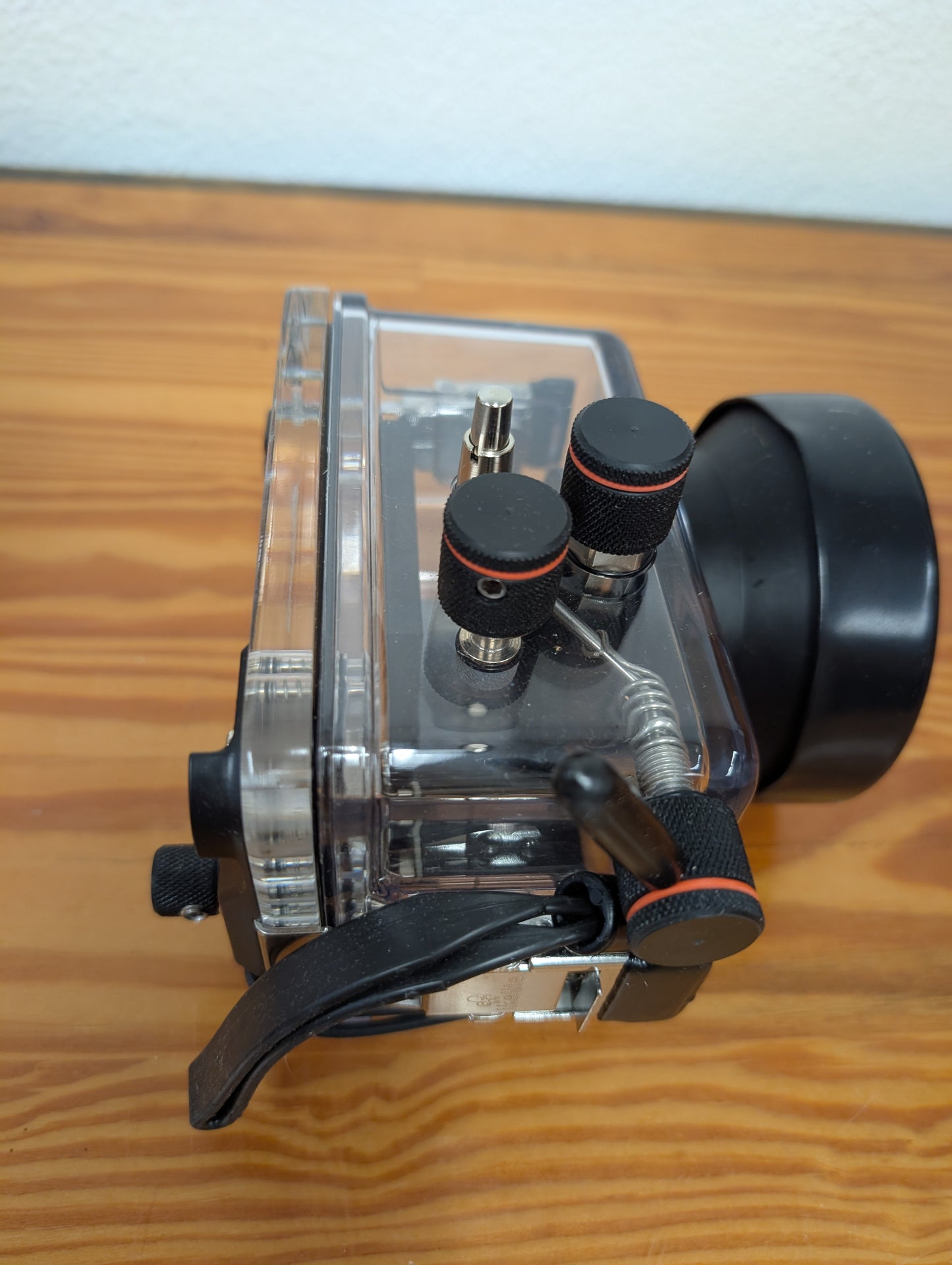 Ikelite 6115.20 Underwater Housing for Sony HX20, HX30 Camera, Depth Rating: 200ft/60m