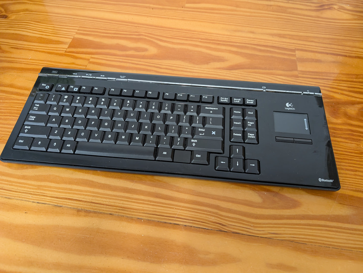 Logitech Y-X5A77 wireless Bluetooth keyboard and touchpad two in one