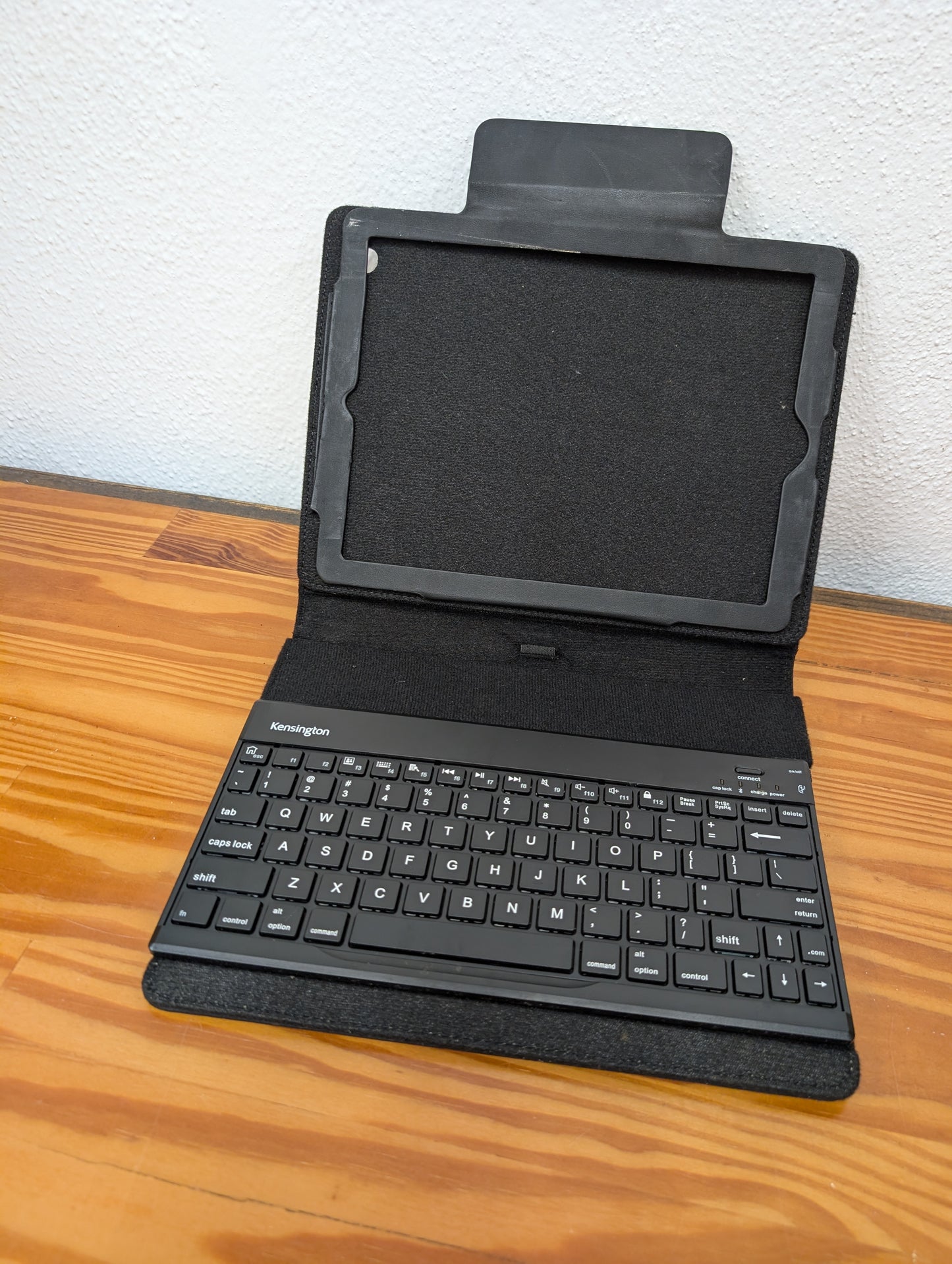 Kensington Keyfolio Pro 2 Removable Keyboard Case for iPad Air