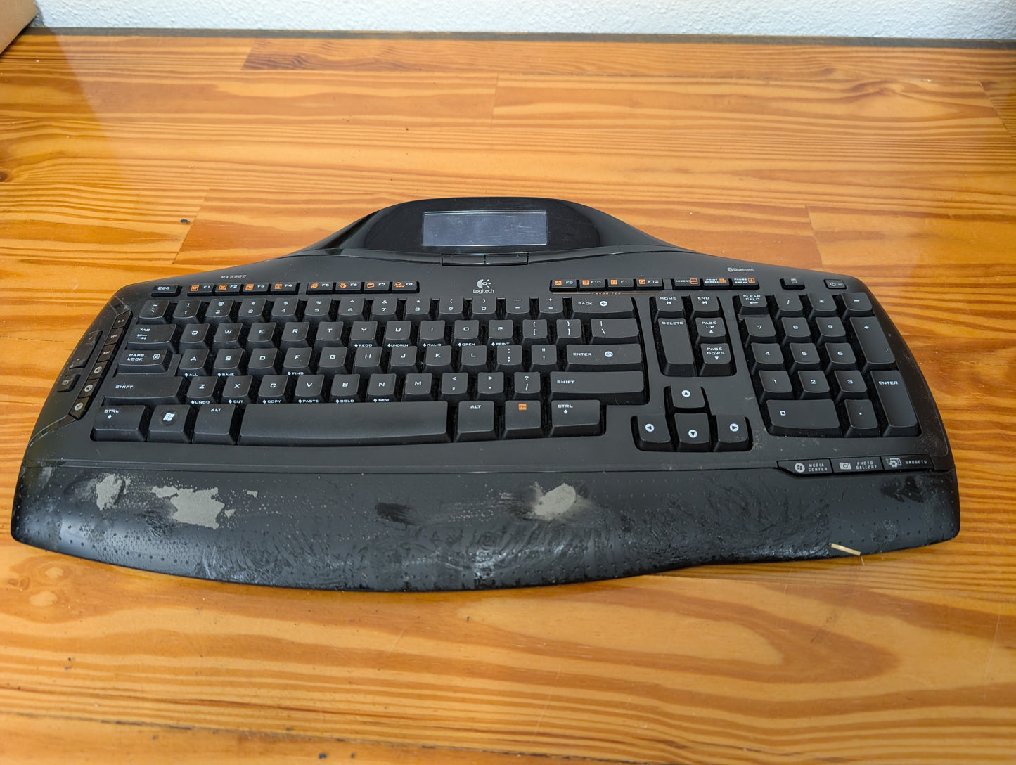 Logitech MX 5500 Wireless Bluetooth Keyboard